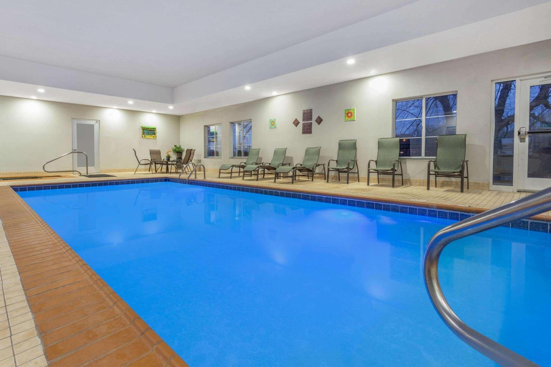 La Quinta by Wyndham Columbus - Edinburgh photo 28