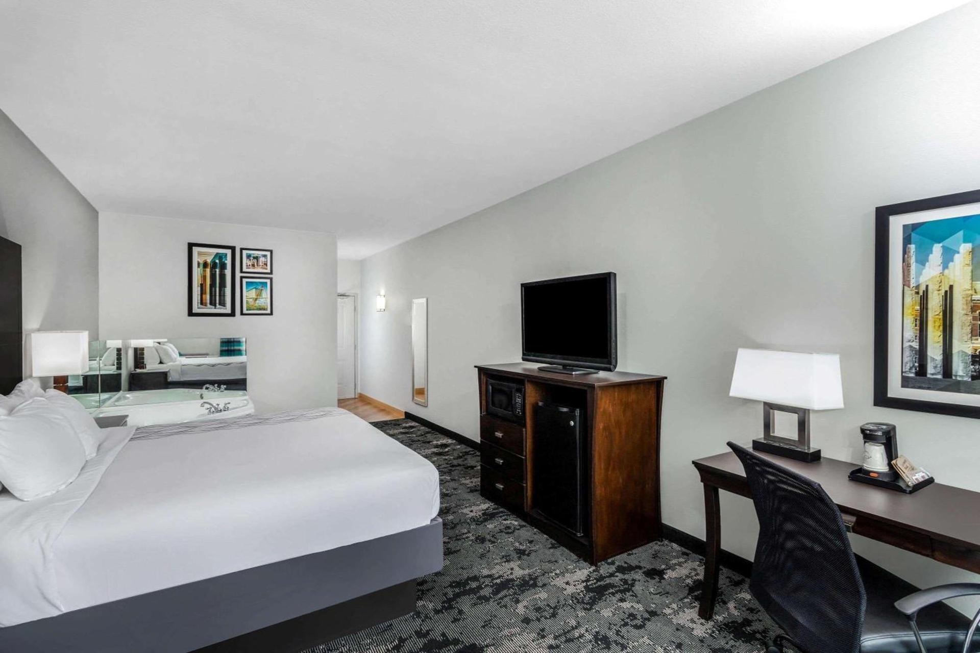 La Quinta by Wyndham Columbus - Edinburgh photo 17