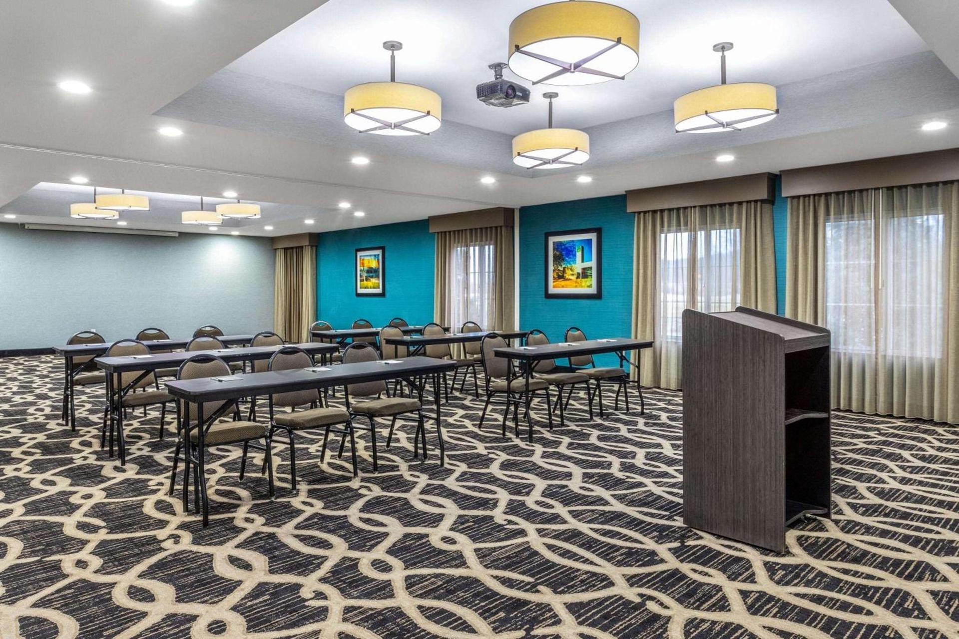 La Quinta by Wyndham Columbus - Edinburgh photo 10