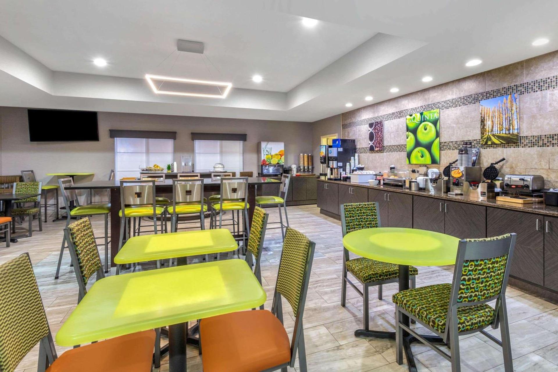 La Quinta by Wyndham Columbus - Edinburgh photo 8