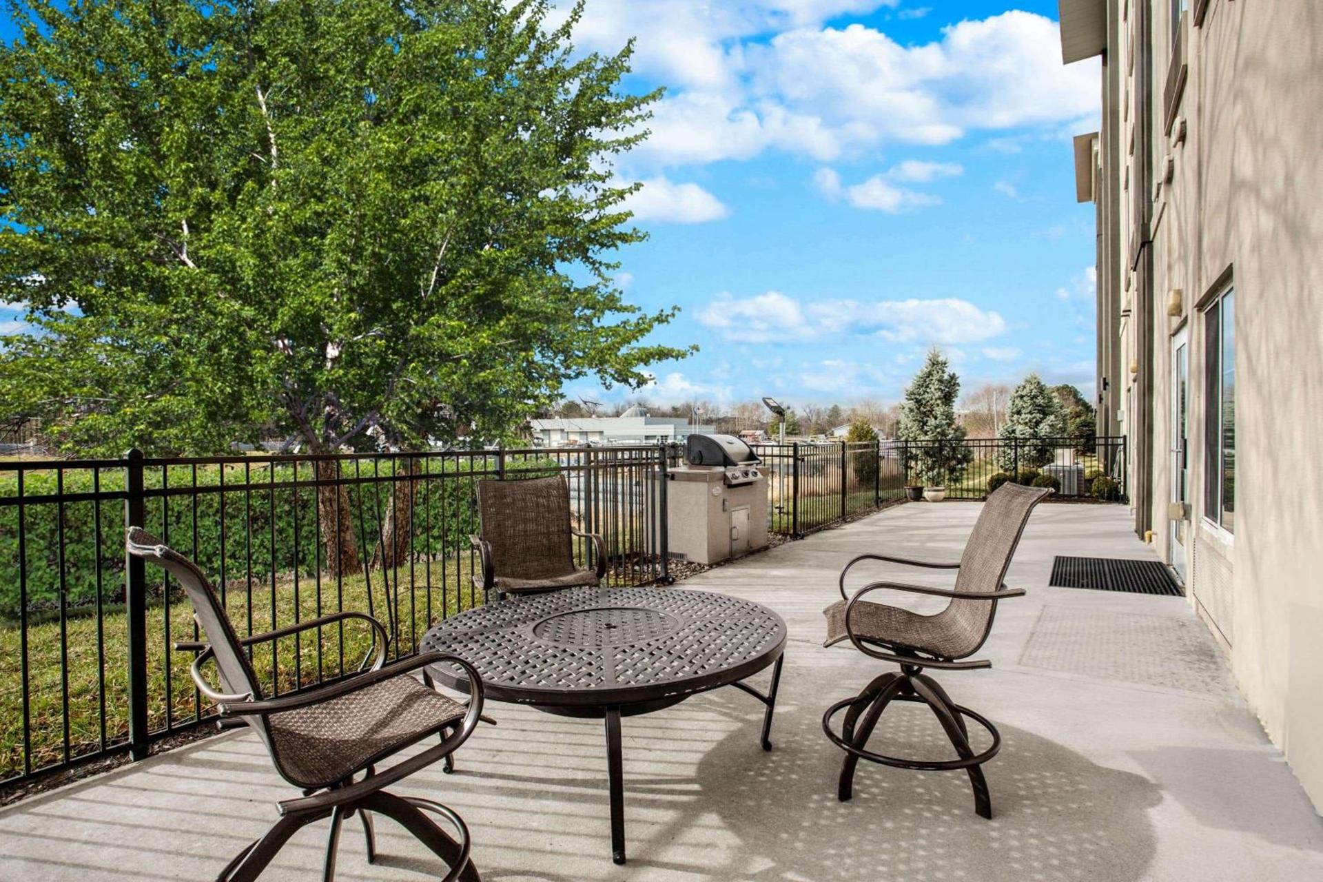 La Quinta by Wyndham Columbus - Edinburgh photo 11