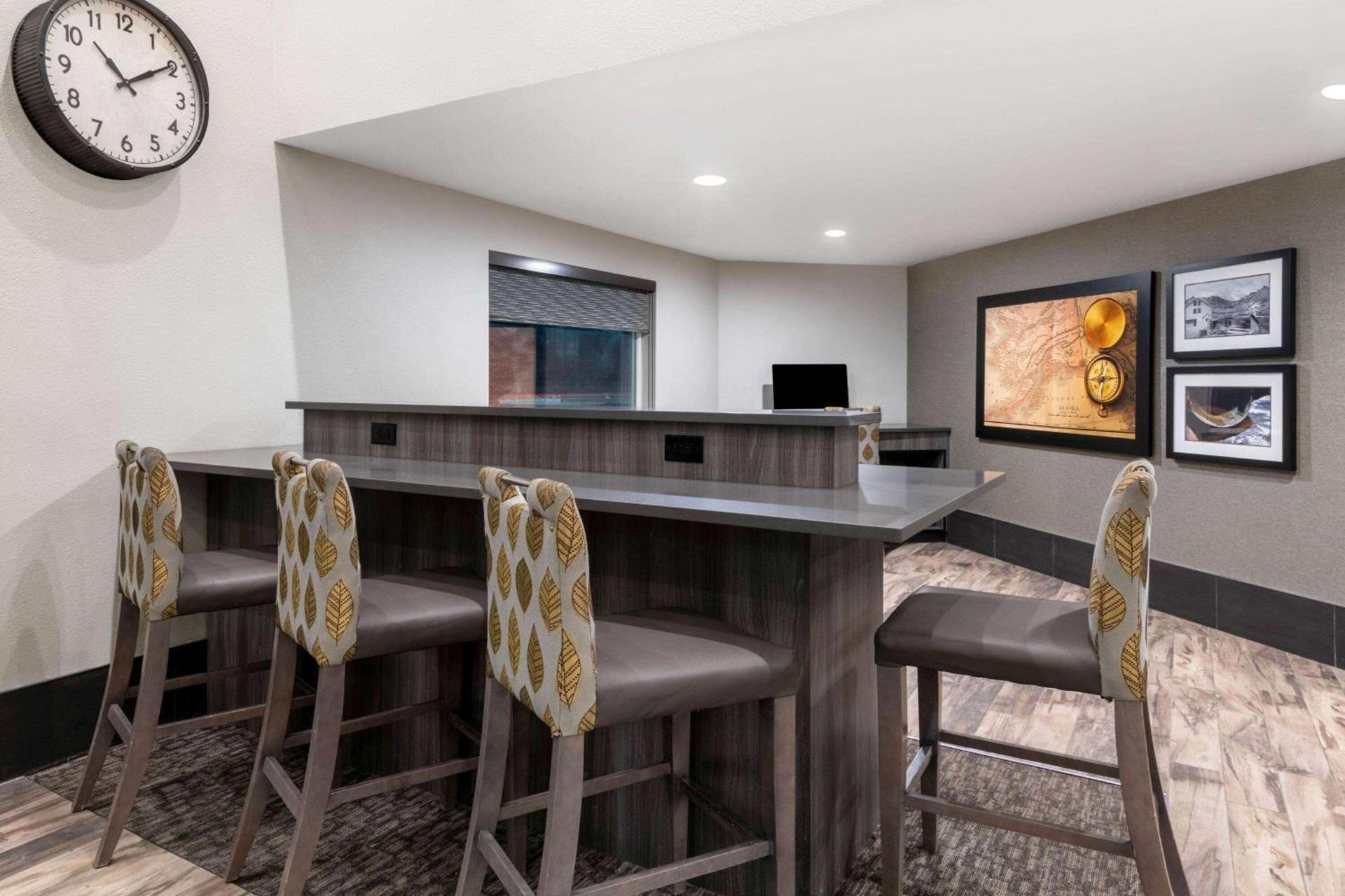 La Quinta by Wyndham Fairbanks Airport photo 5