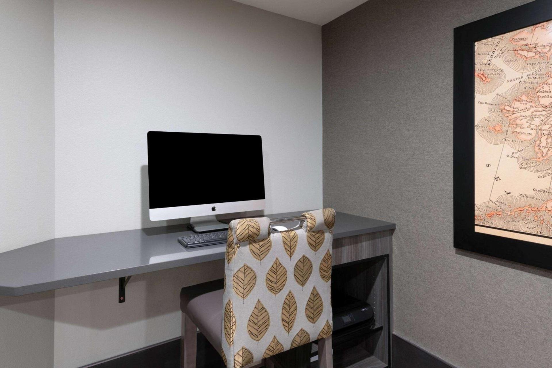 La Quinta by Wyndham Fairbanks Airport photo 29