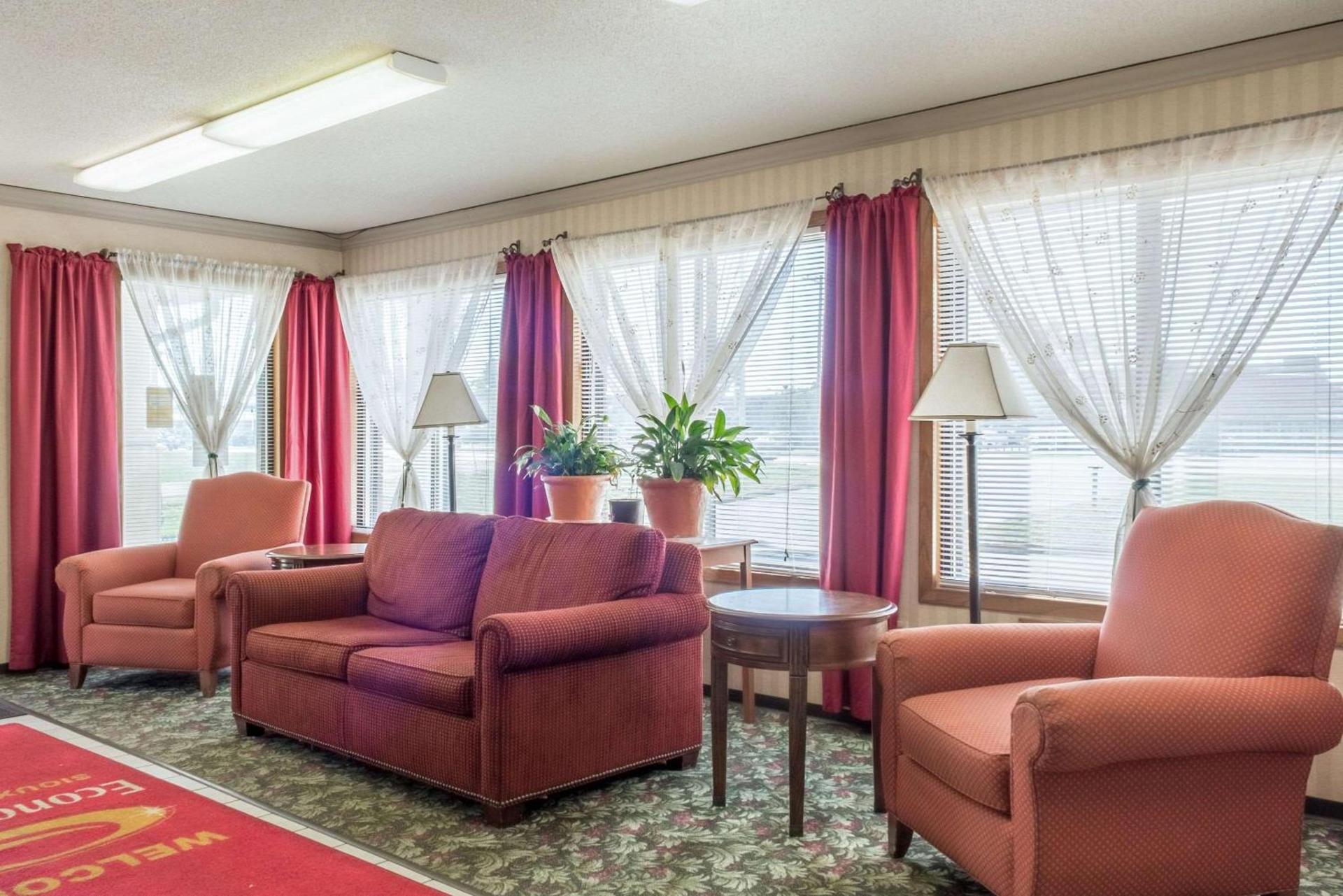 Econo Lodge Sioux Falls North photo 21