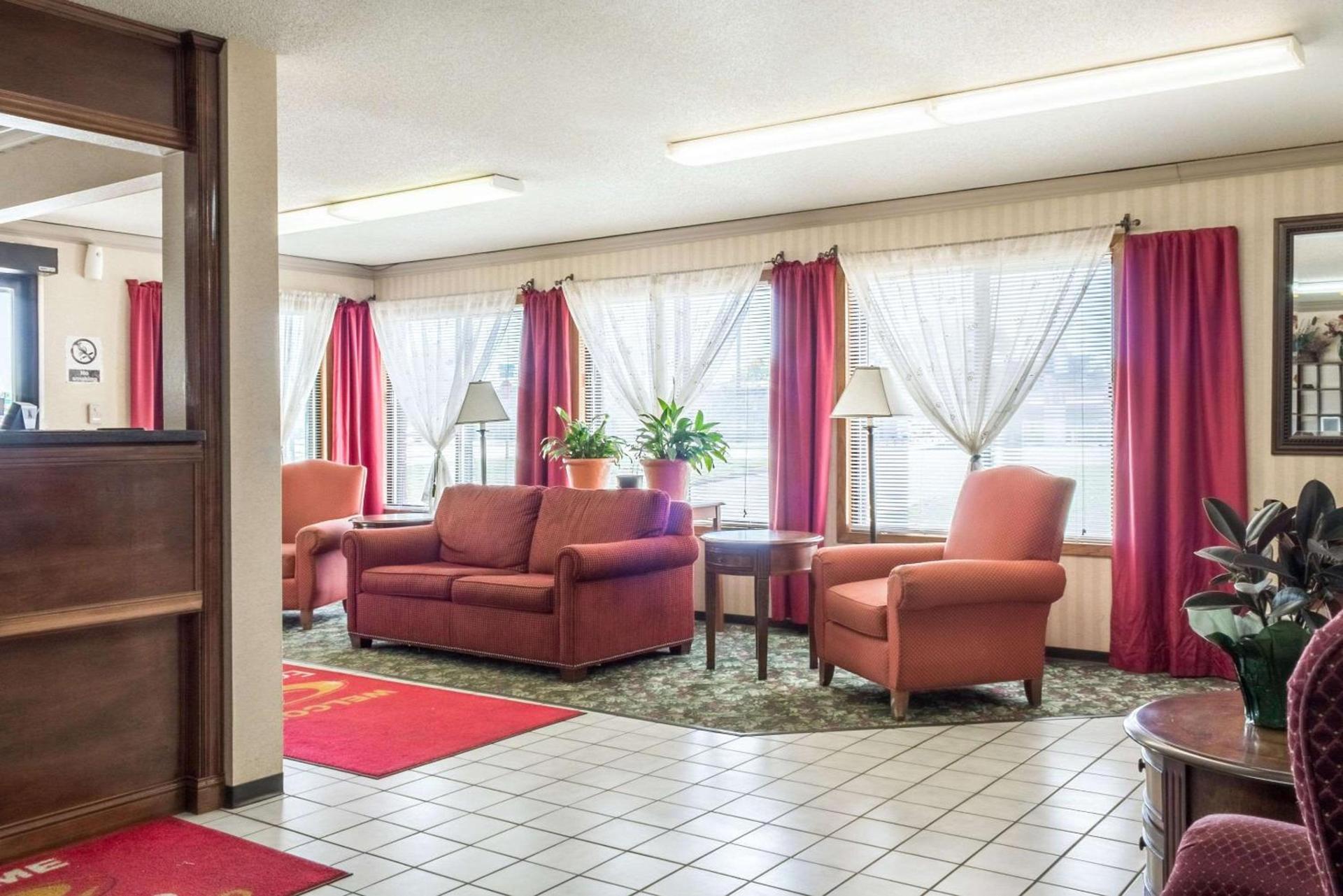 Econo Lodge Sioux Falls North photo 22