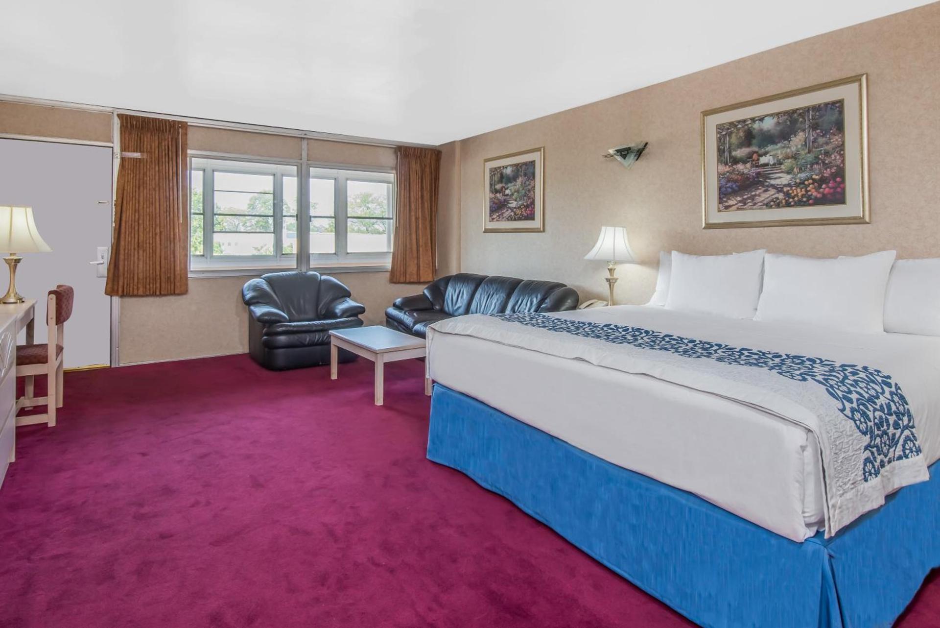 Days Inn by Wyndham Hicksville Long Island photo 23