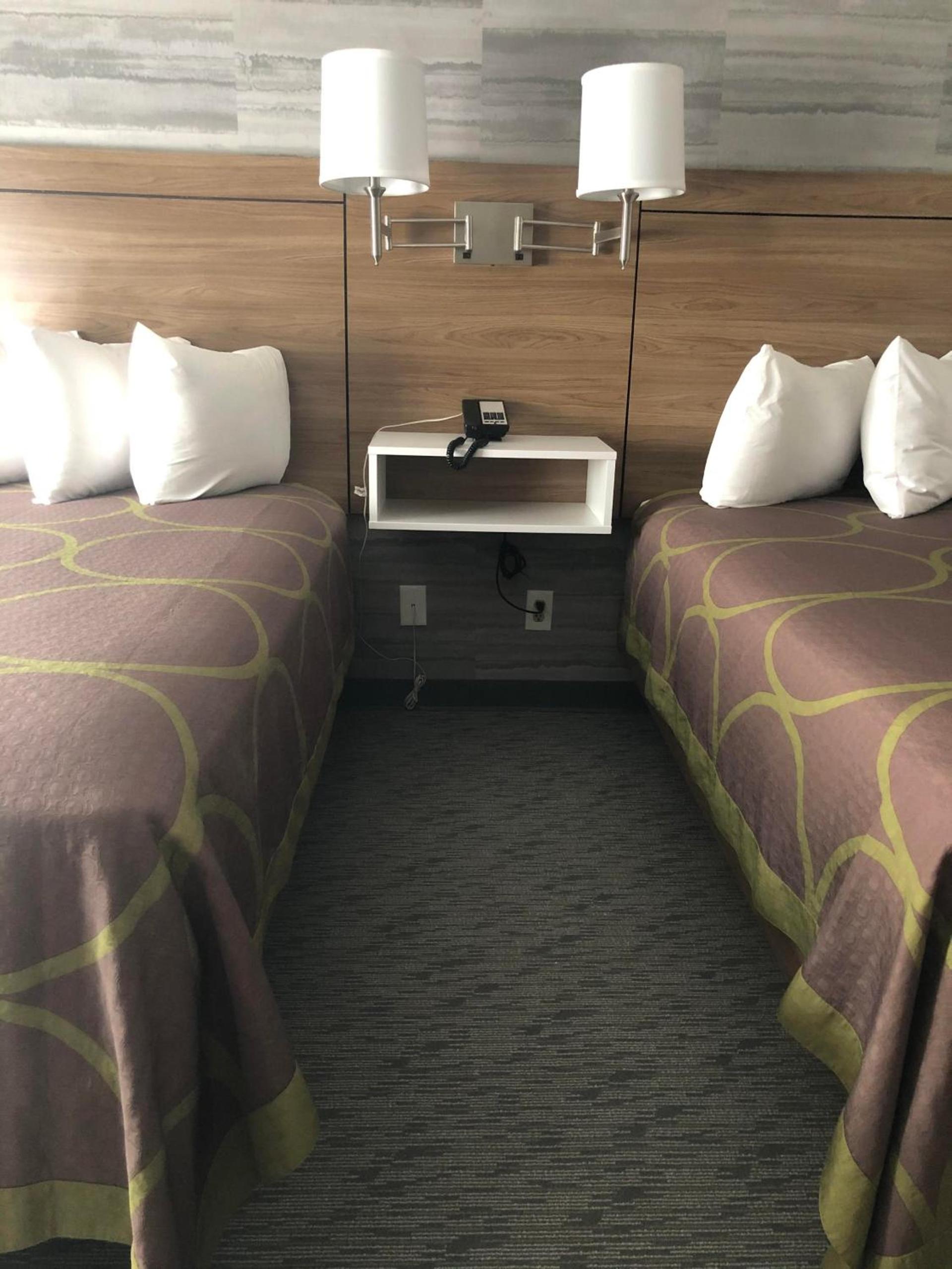 Super 8 by Wyndham Manchester Airport photo 22