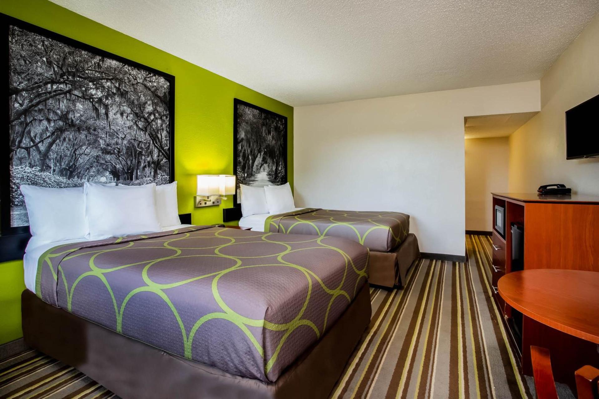 Super 8 by Wyndham Lake City photo 28