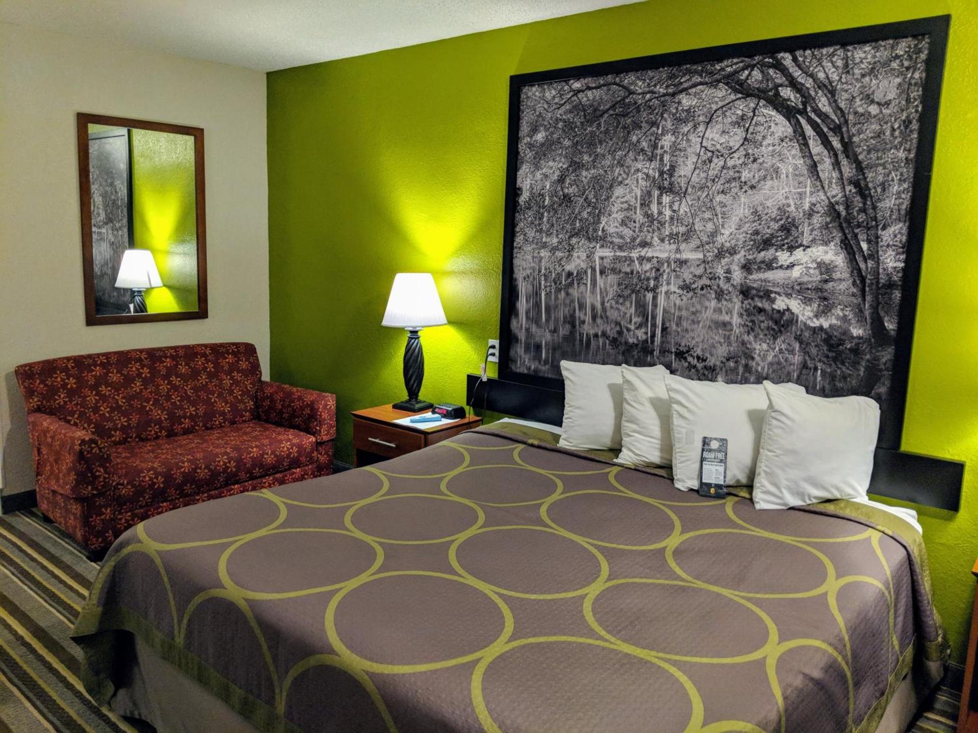 Super 8 by Wyndham Lake City photo 30