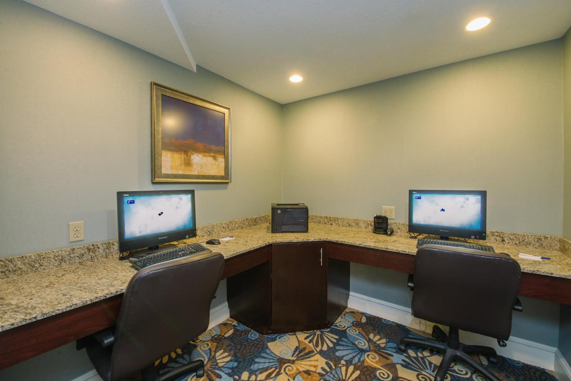 Holiday Inn Express and Suites Merrimack - Nashua by IHG photo 13