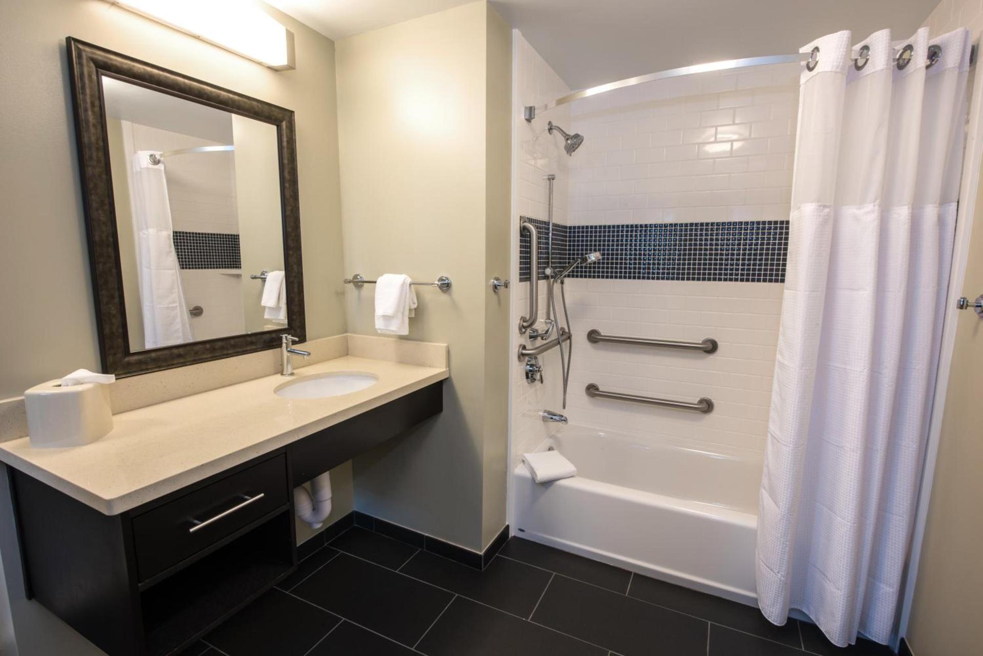 Staybridge Suites Albany Wolf Rd-Colonie Center by IHG photo 17