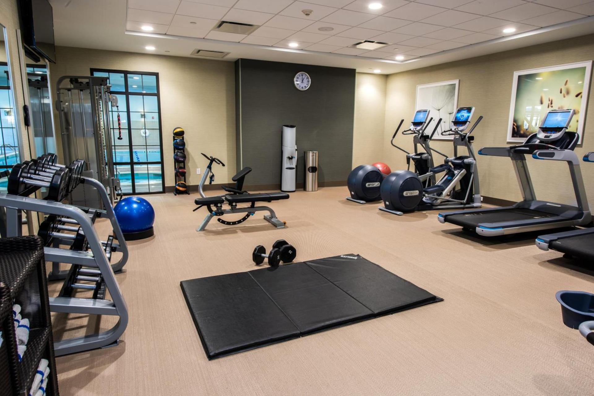 Staybridge Suites Albany Wolf Rd-Colonie Center by IHG photo 9