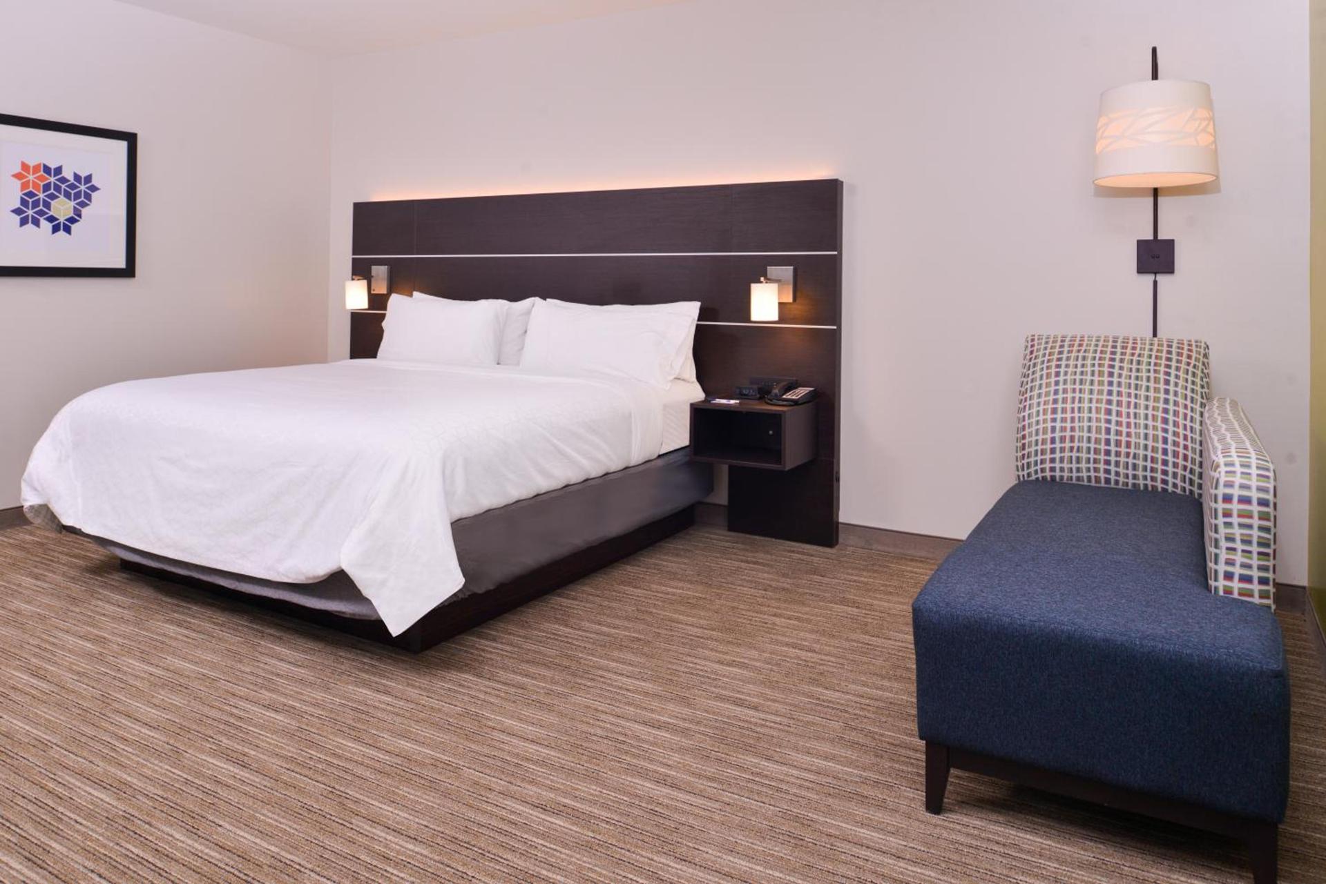 Holiday Inn Express & Suites - Mall of America - MSP Airport by IHG photo 45