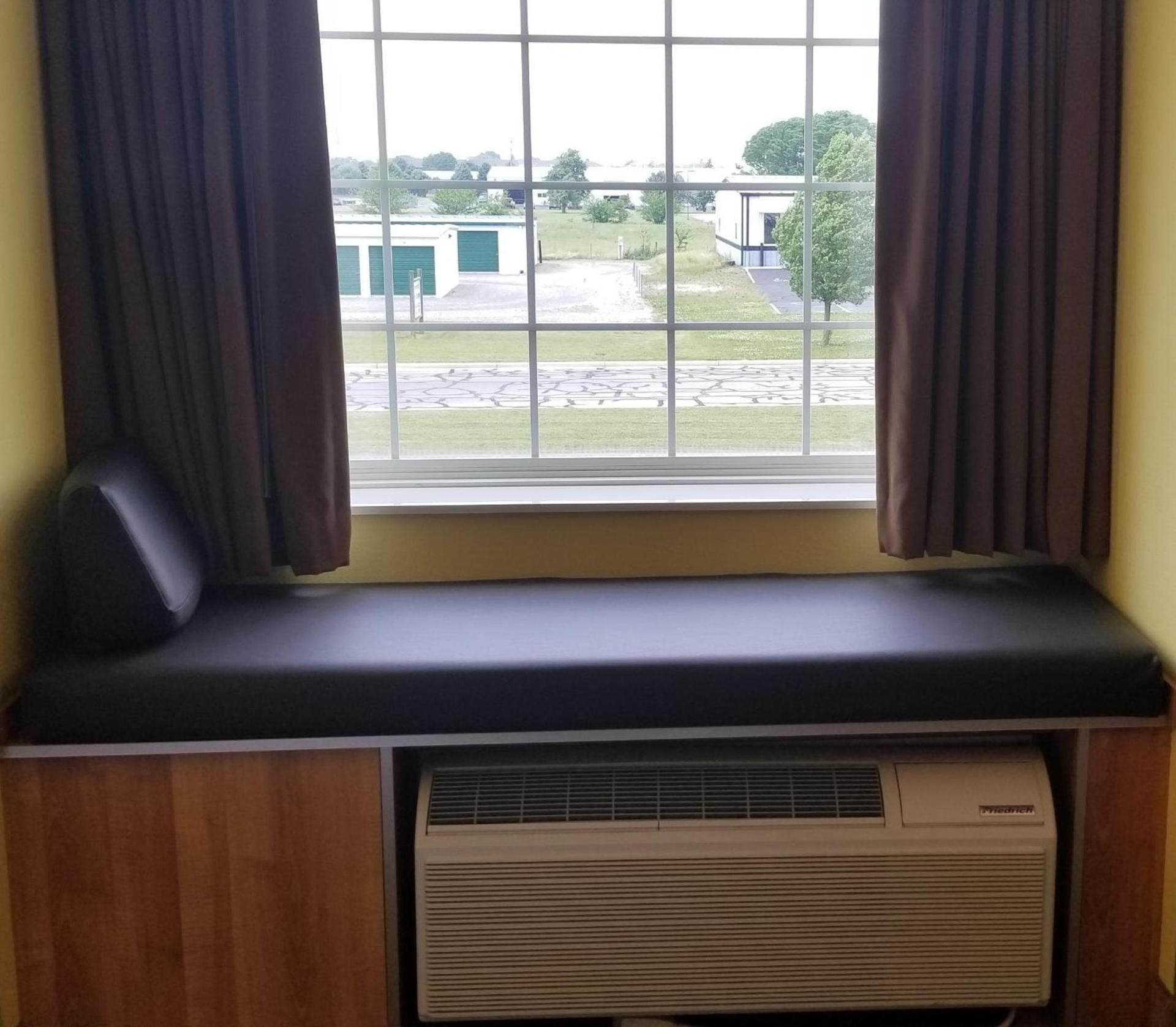 Microtel Inn & Suites by Wyndham Delphos photo 24