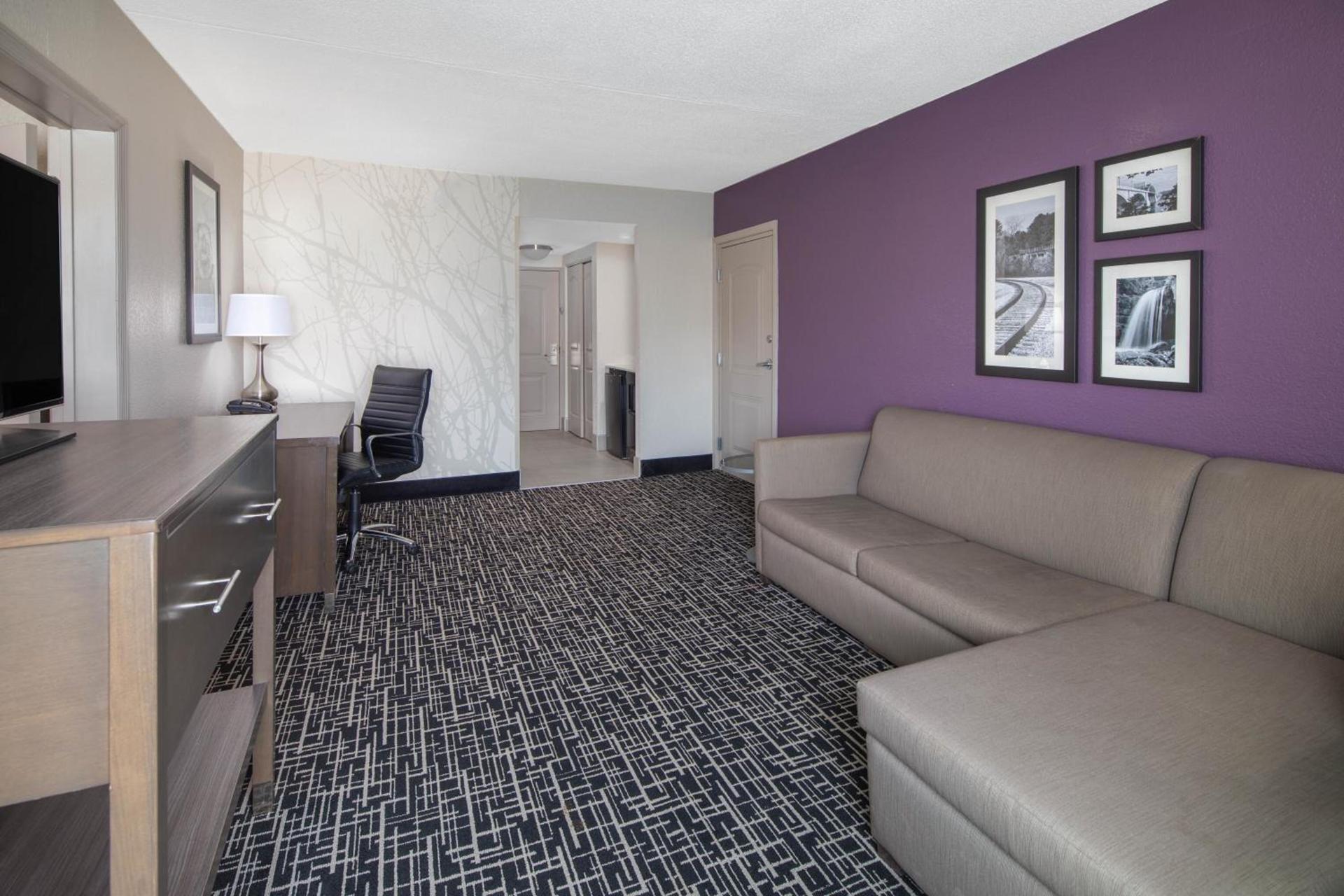 La Quinta by Wyndham Chattanooga - East Ridge photo 46