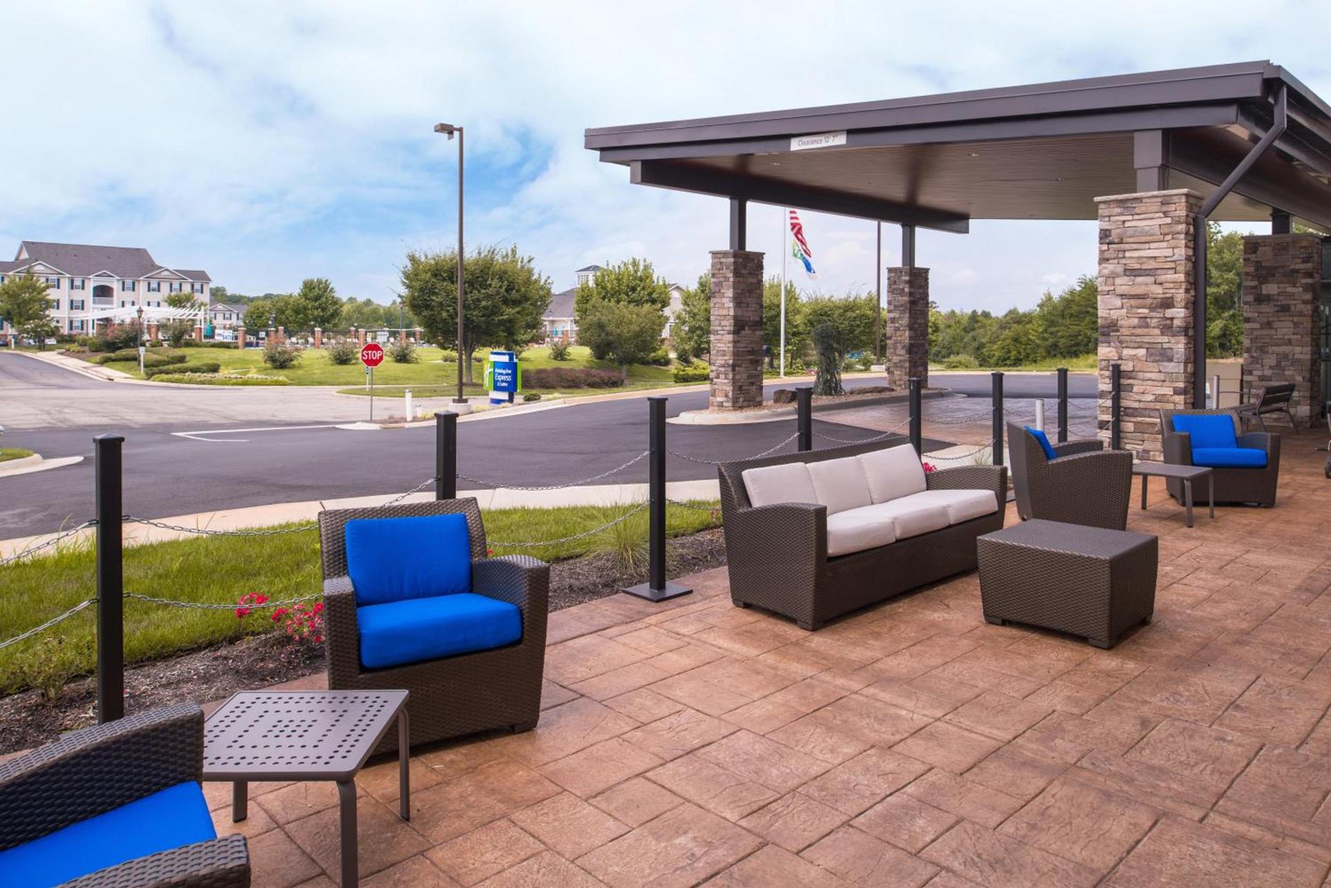 Holiday Inn Express & Suites Farmville by IHG photo 45