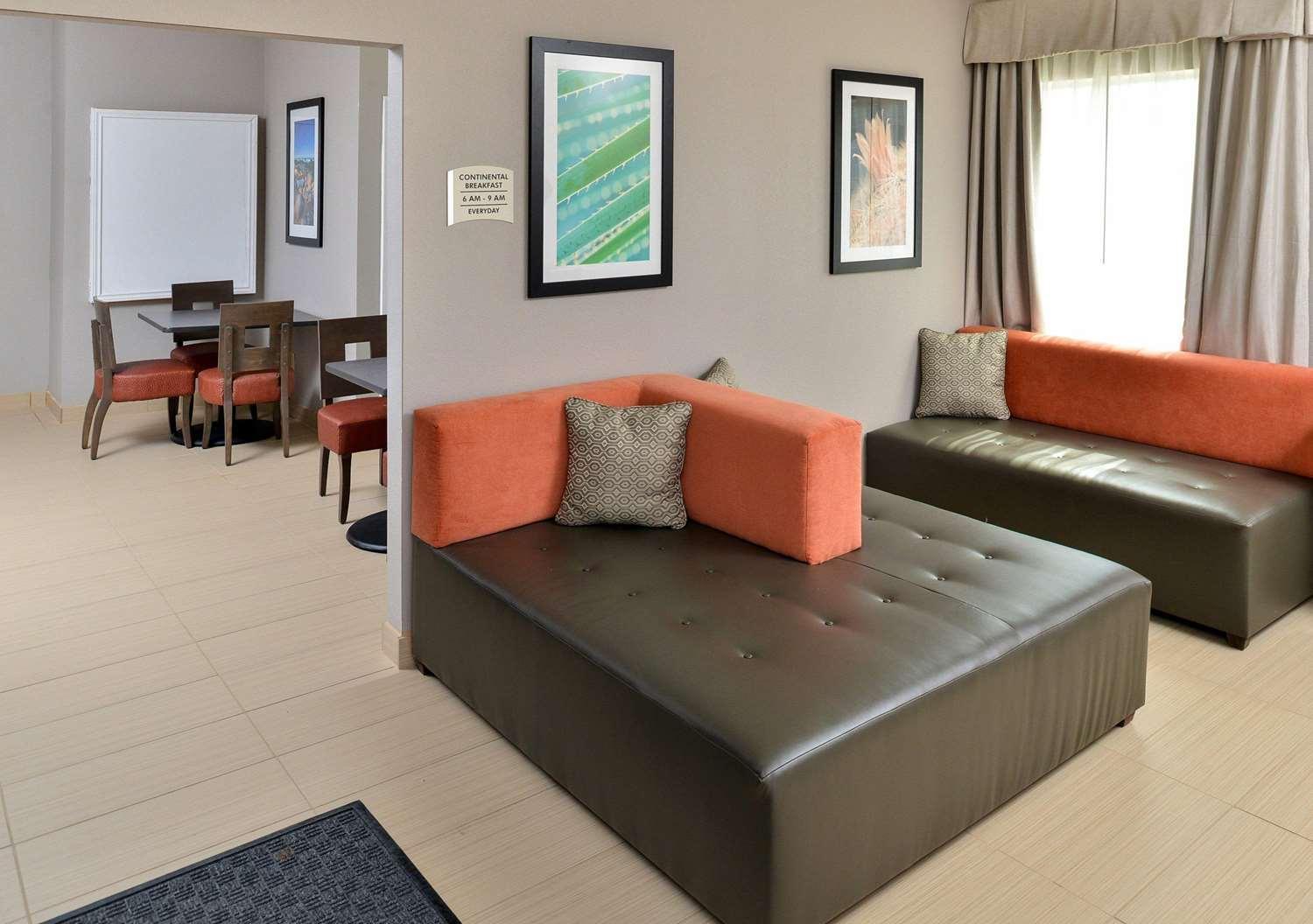 Scottish Inn & Suites Cotulla, TX photo 3