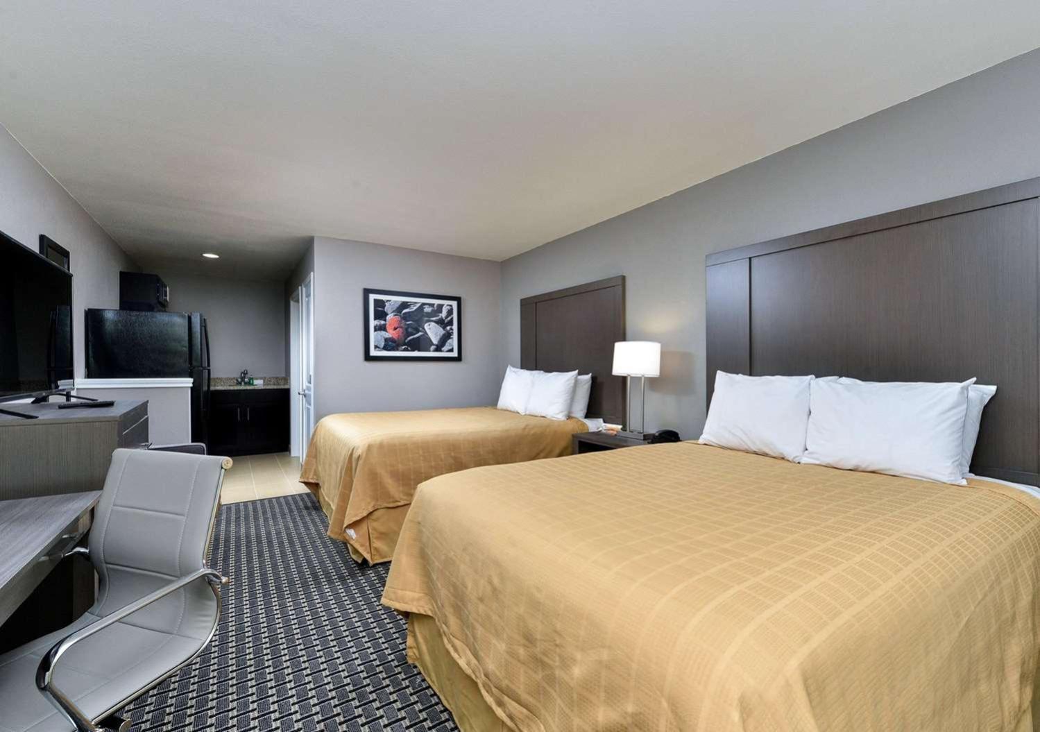 Scottish Inn & Suites Cotulla, TX photo 9