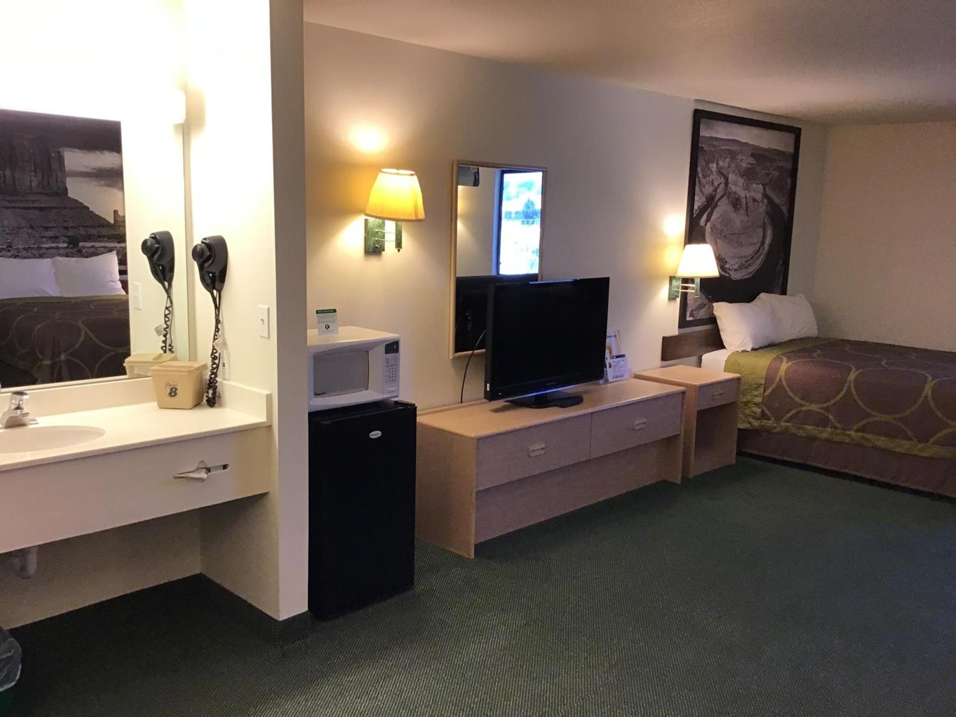 Arch Canyon Inn photo 25