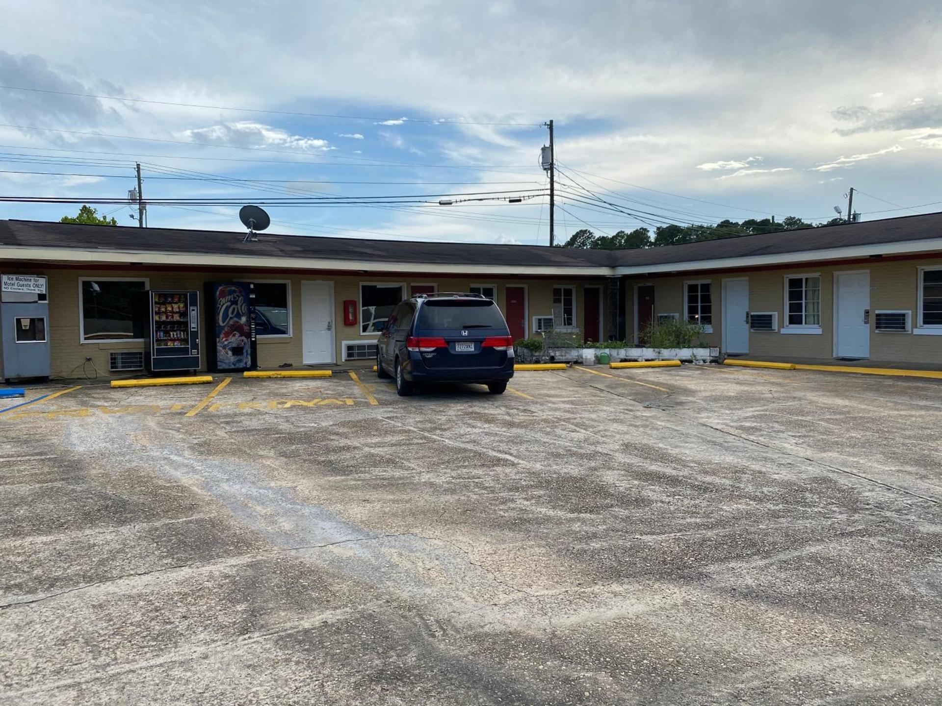 Budget Inn photo 4