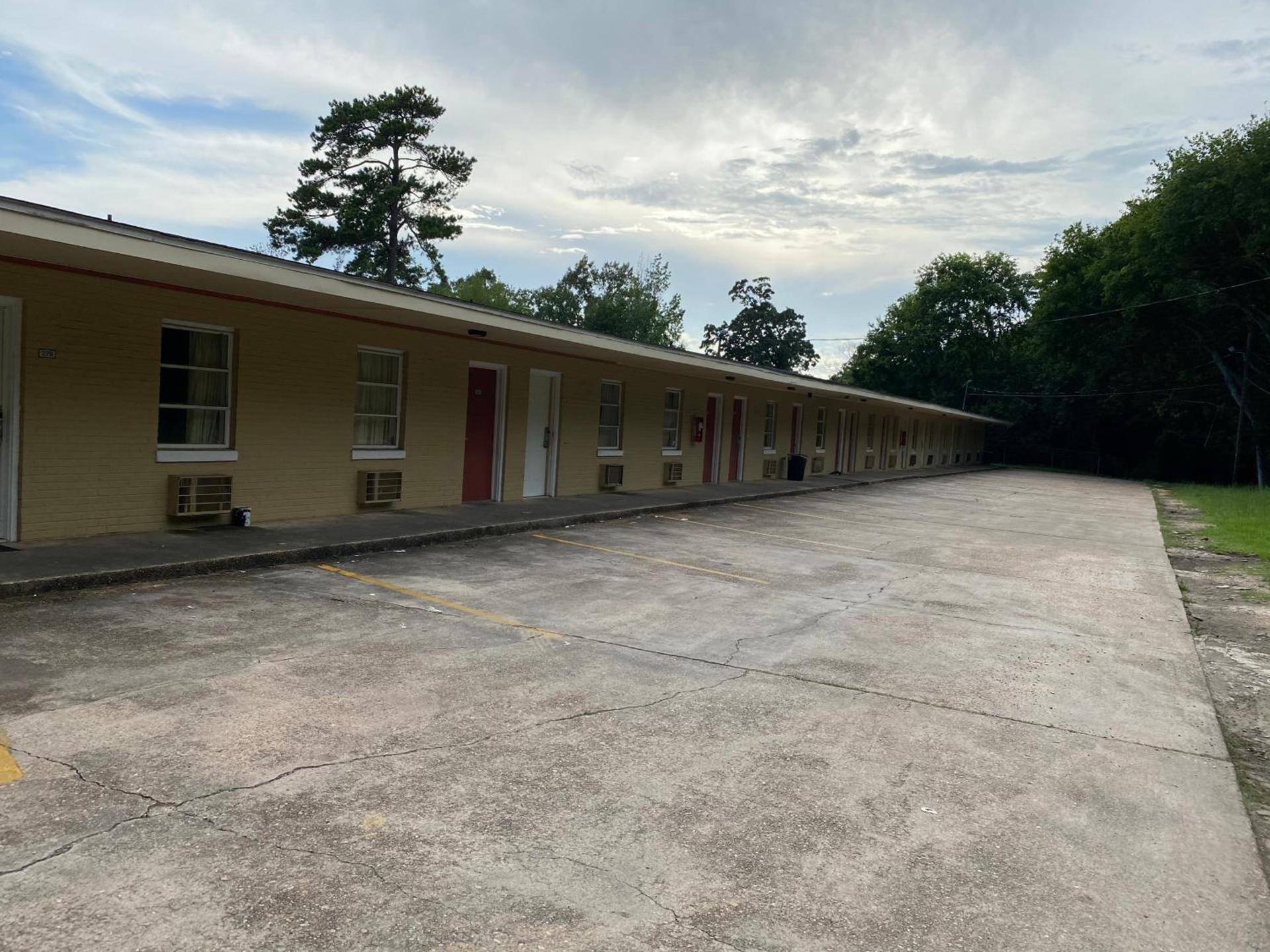 Budget Inn photo 1