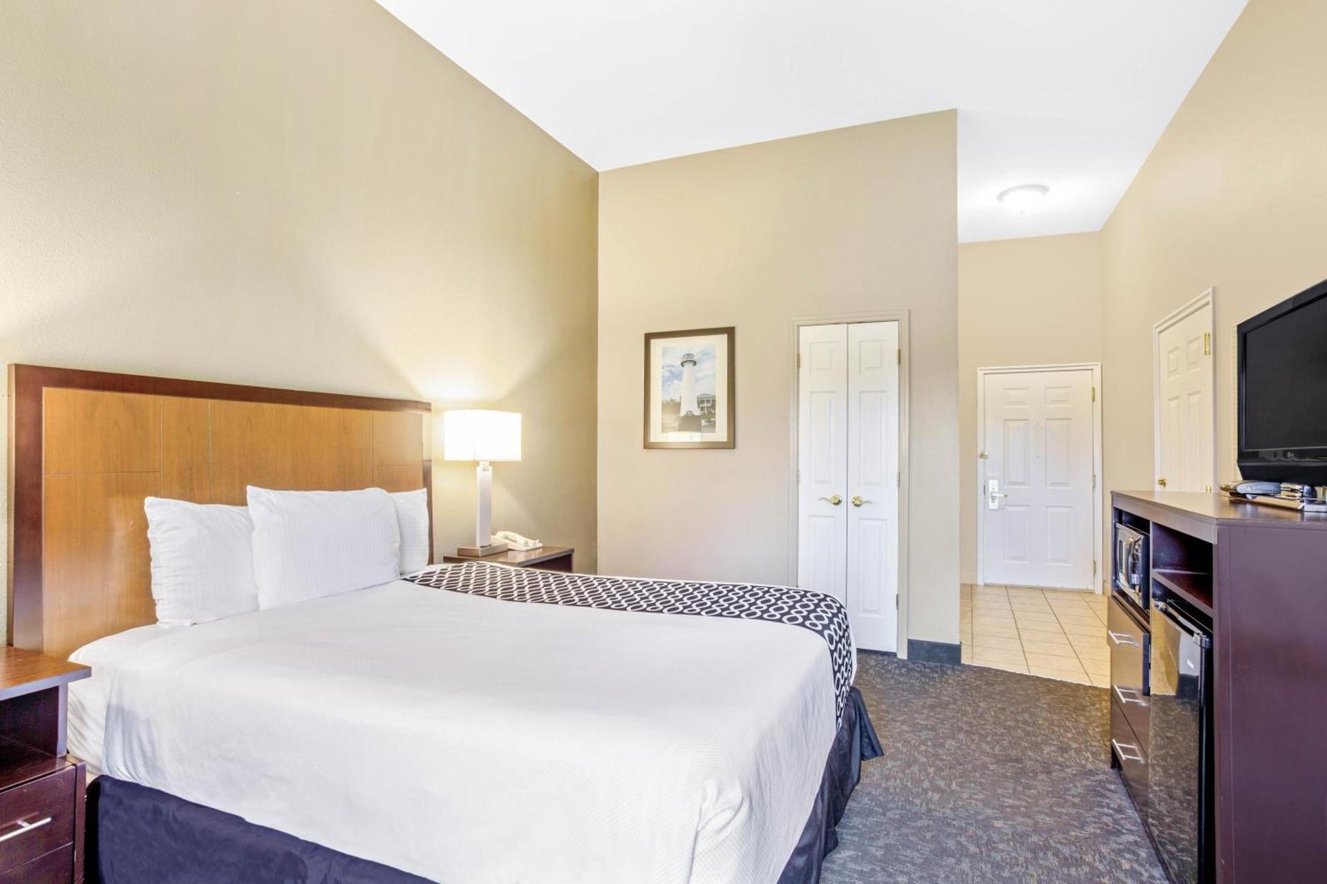 La Quinta by Wyndham Biloxi photo 42
