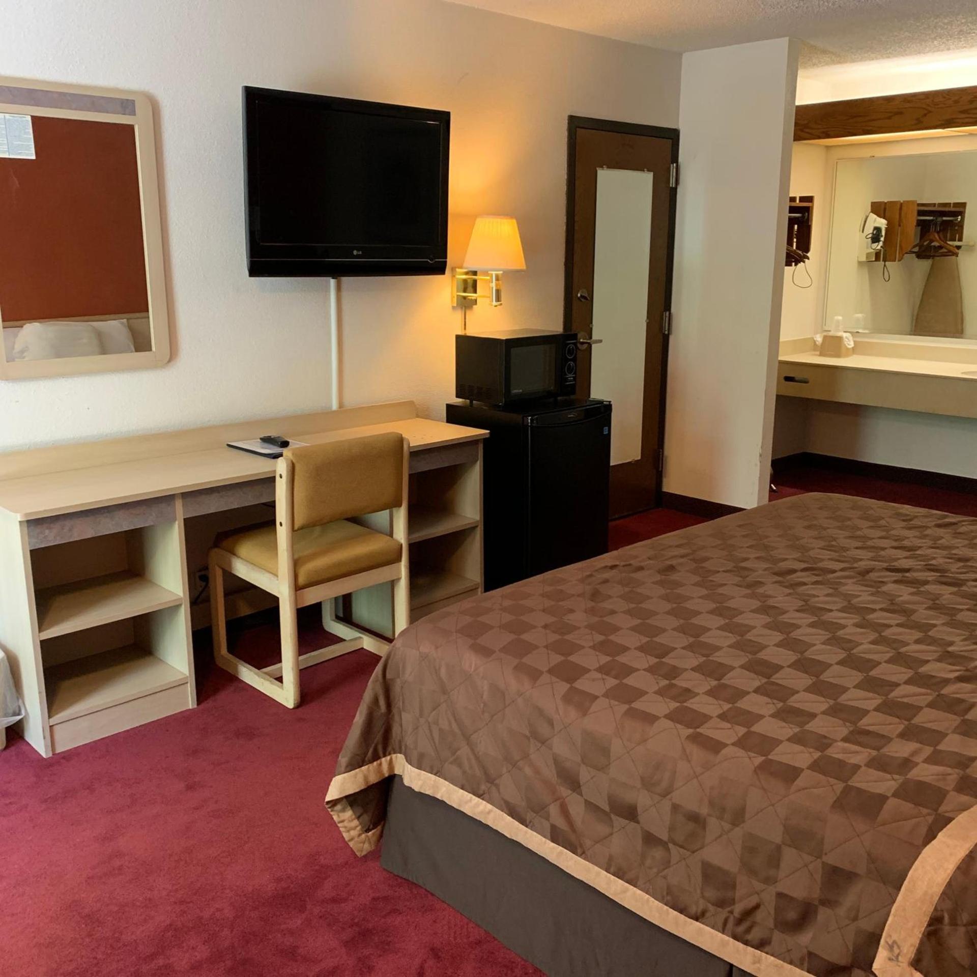 Americas Best Value Inn - Collinsville / St. Louis photo 2