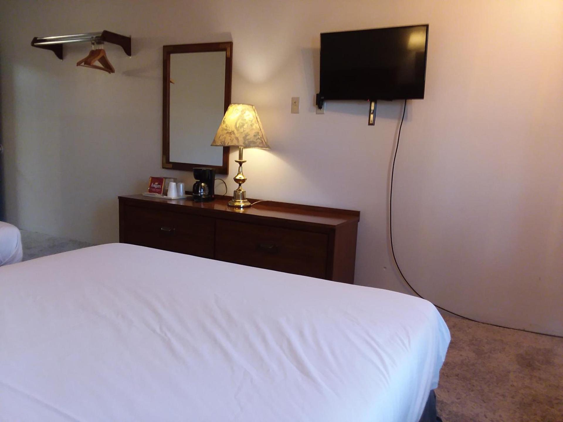 Americas Best Value Inn Laramie photo 12