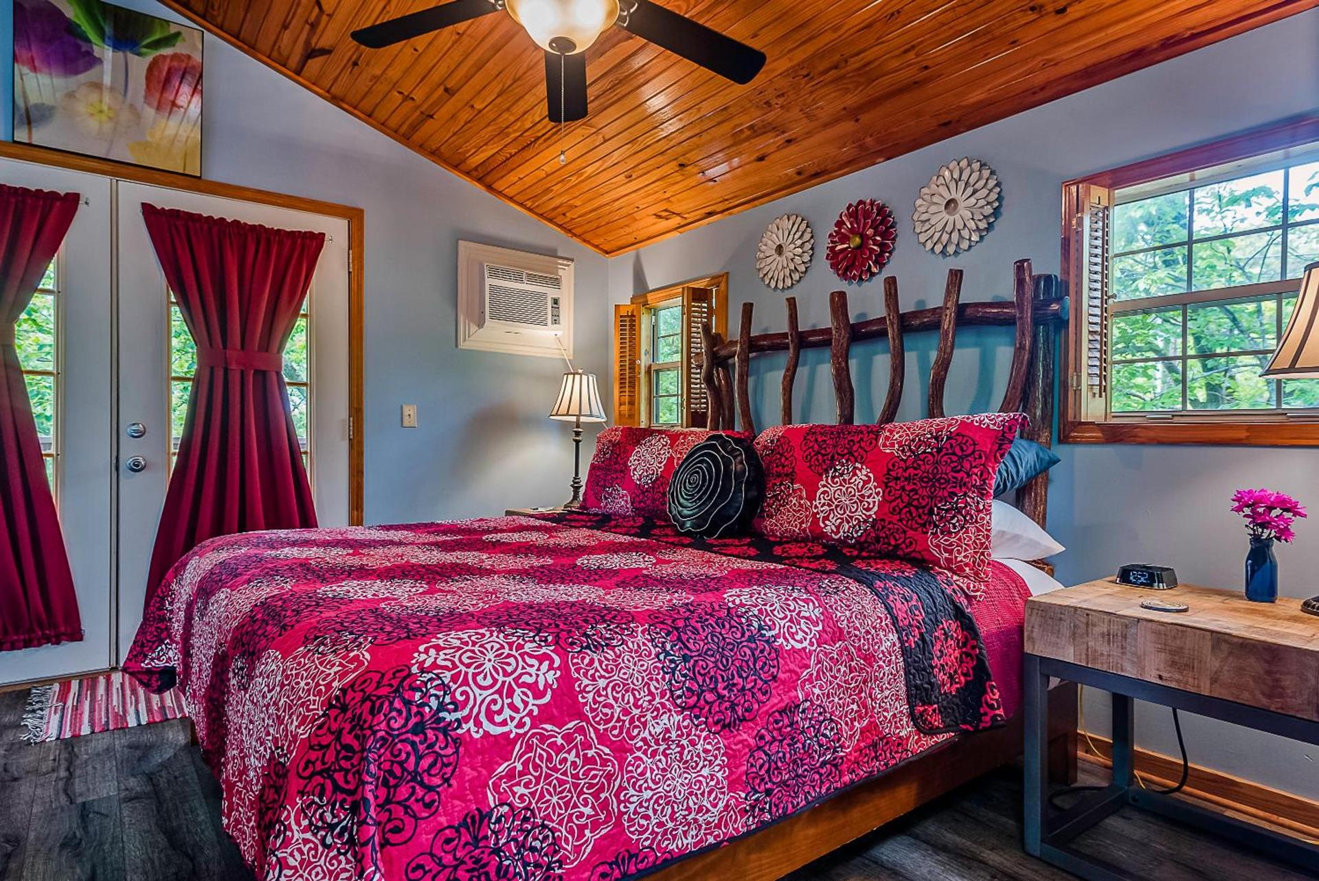 The Woods Cabins photo 6