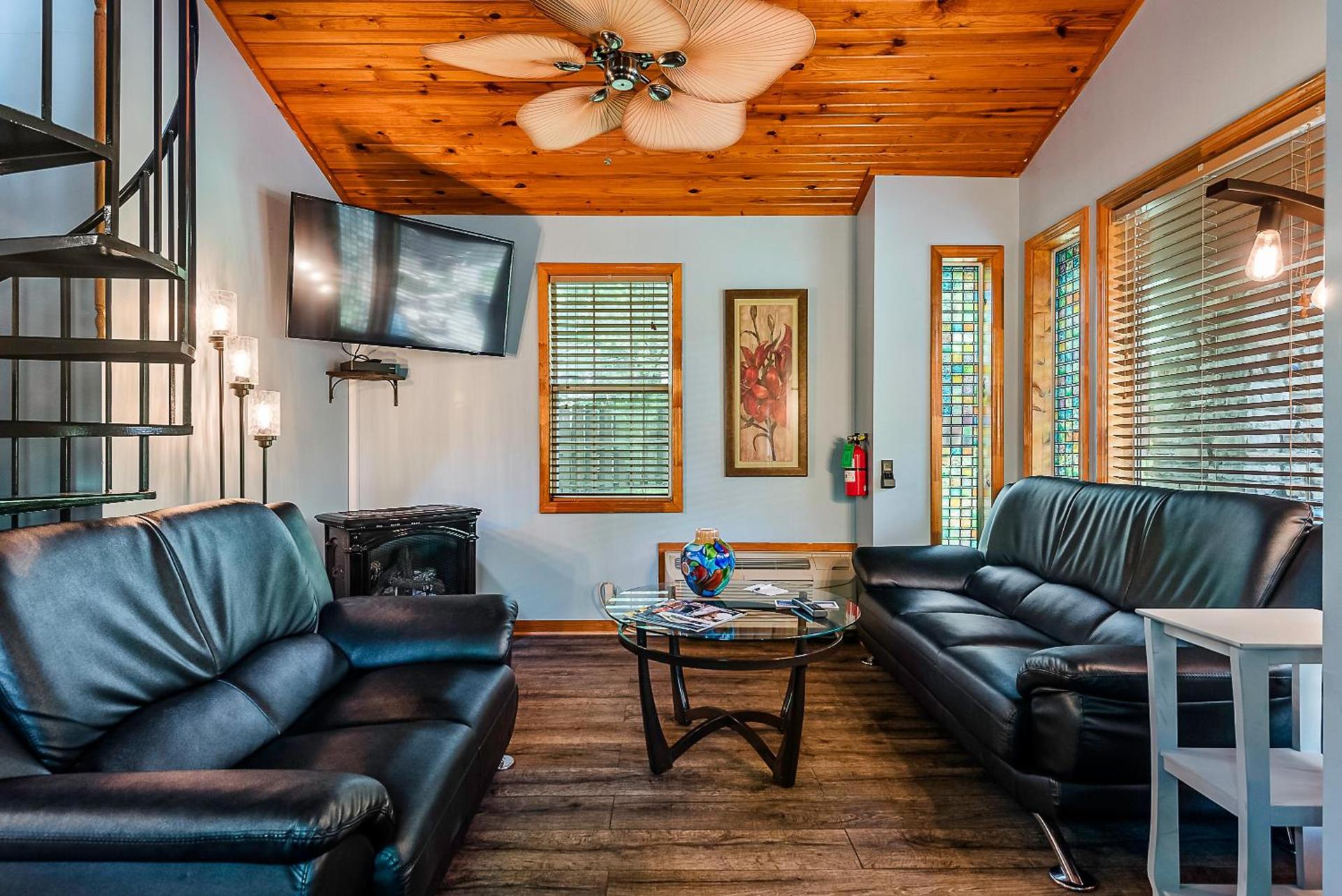 The Woods Cabins photo 11