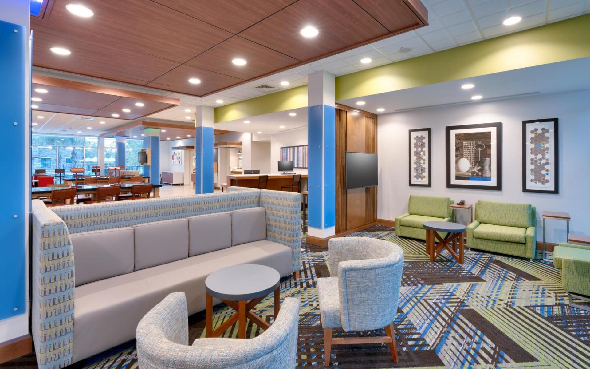Holiday Inn Express & Suites - Gainesville I-75 by IHG photo 3