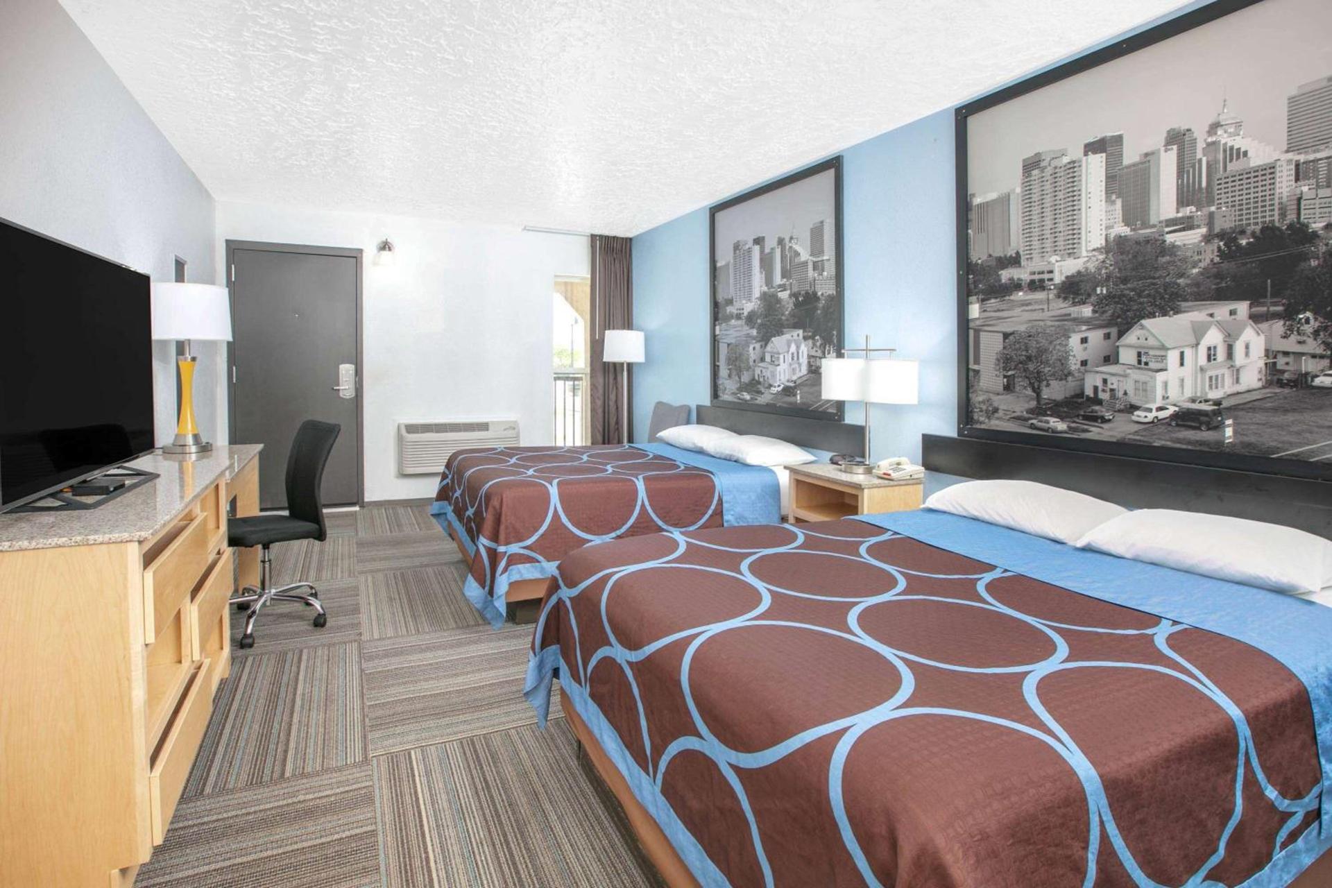 Super 8 by Wyndham City of Moore photo 11