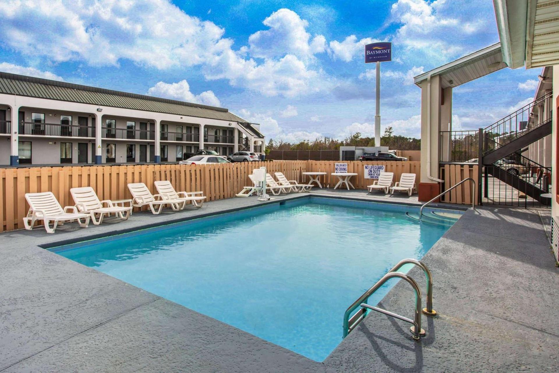 Super 8 by Wyndham Florence photo 4
