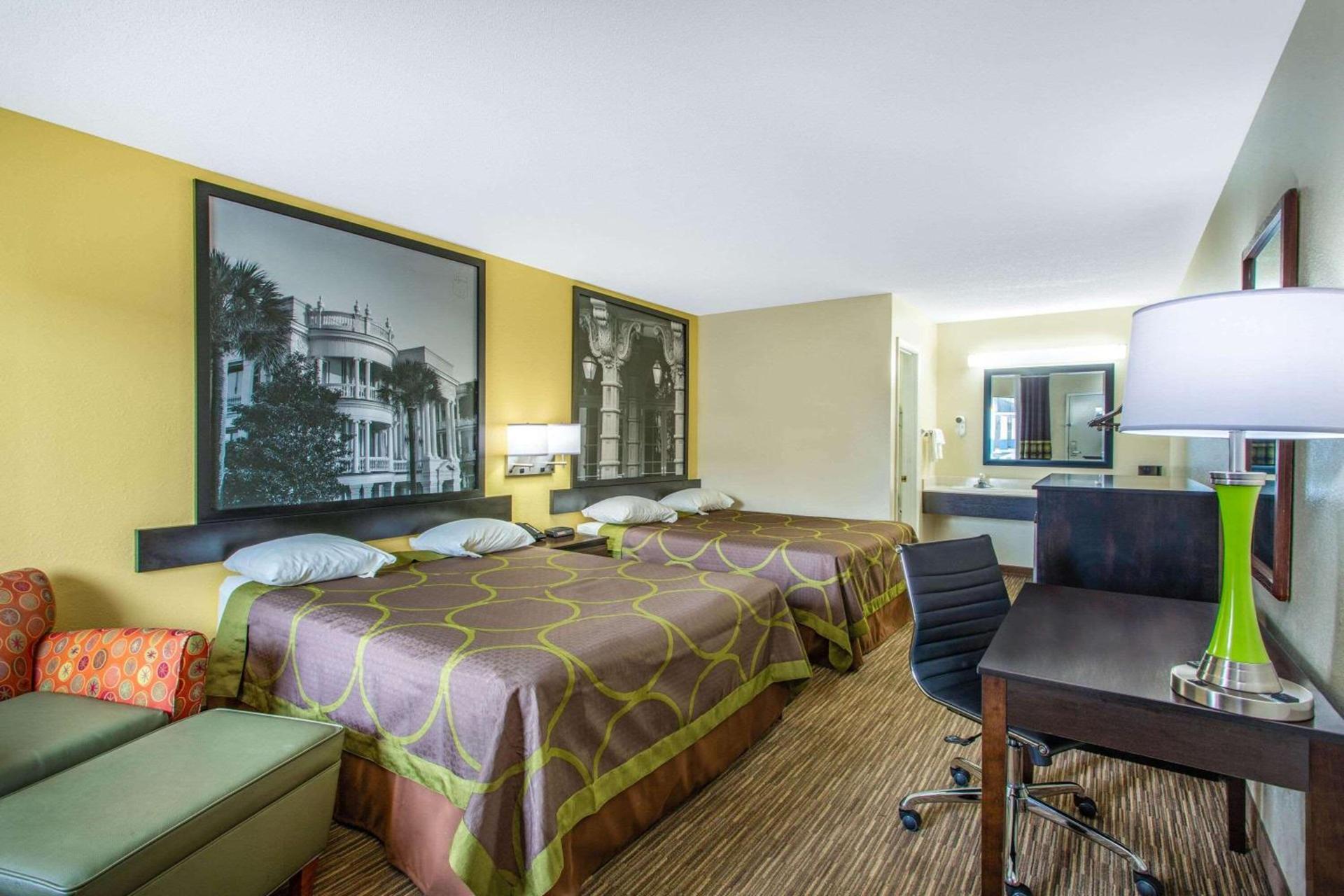 Super 8 by Wyndham Florence photo 10