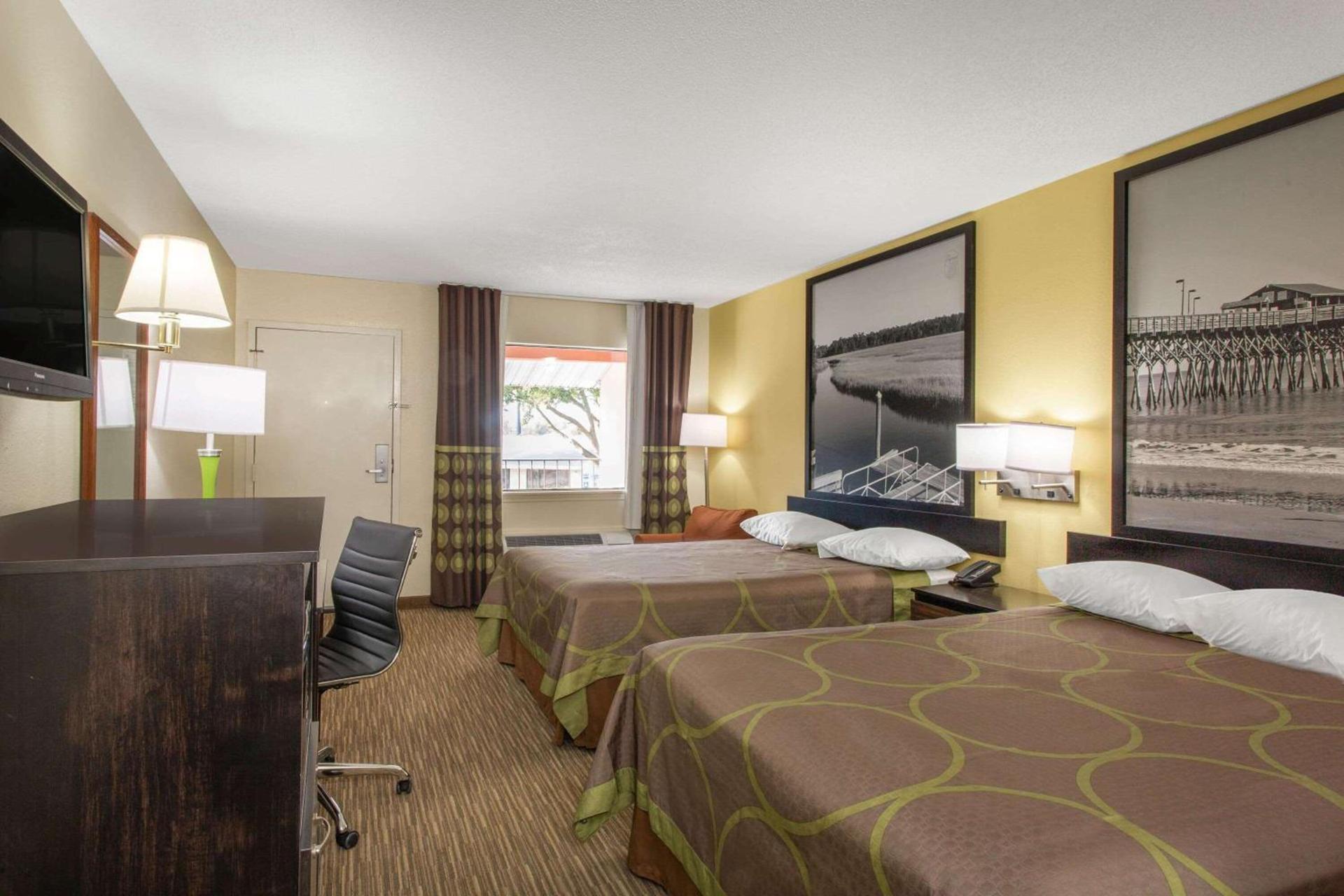 Super 8 by Wyndham Florence photo 13