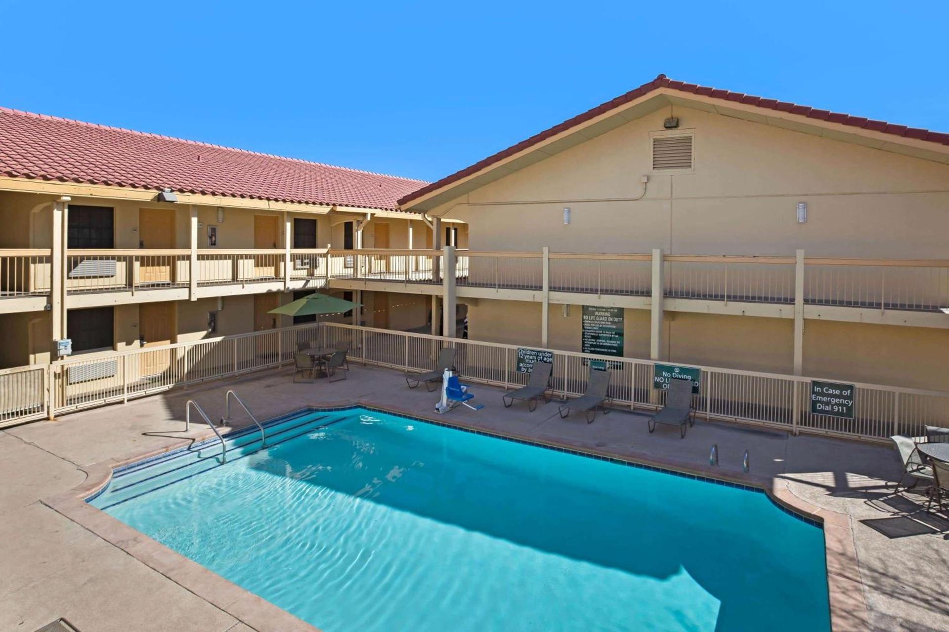 La Quinta Inn by Wyndham El Paso East Lomaland photo 8