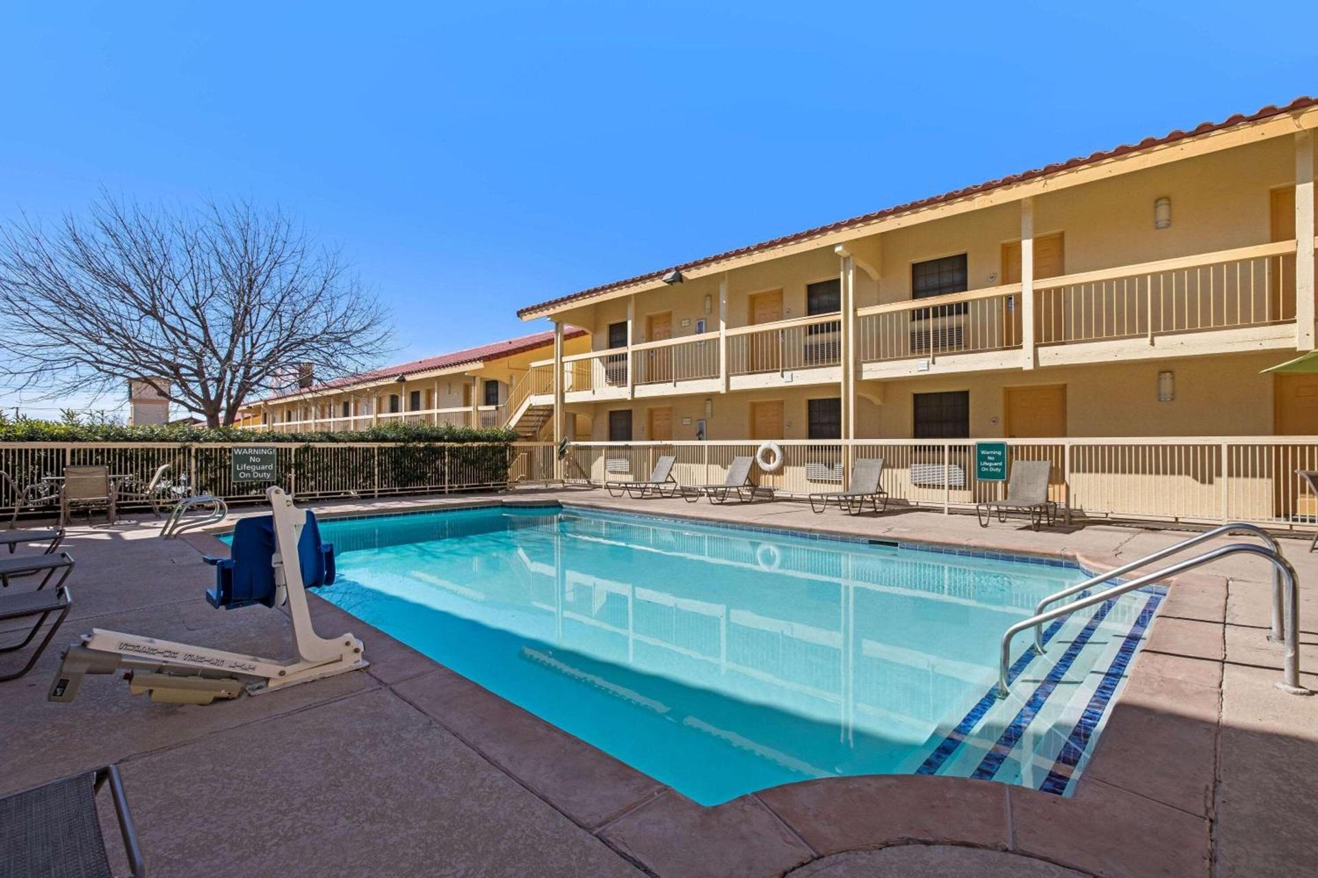 La Quinta Inn by Wyndham El Paso East Lomaland photo 6