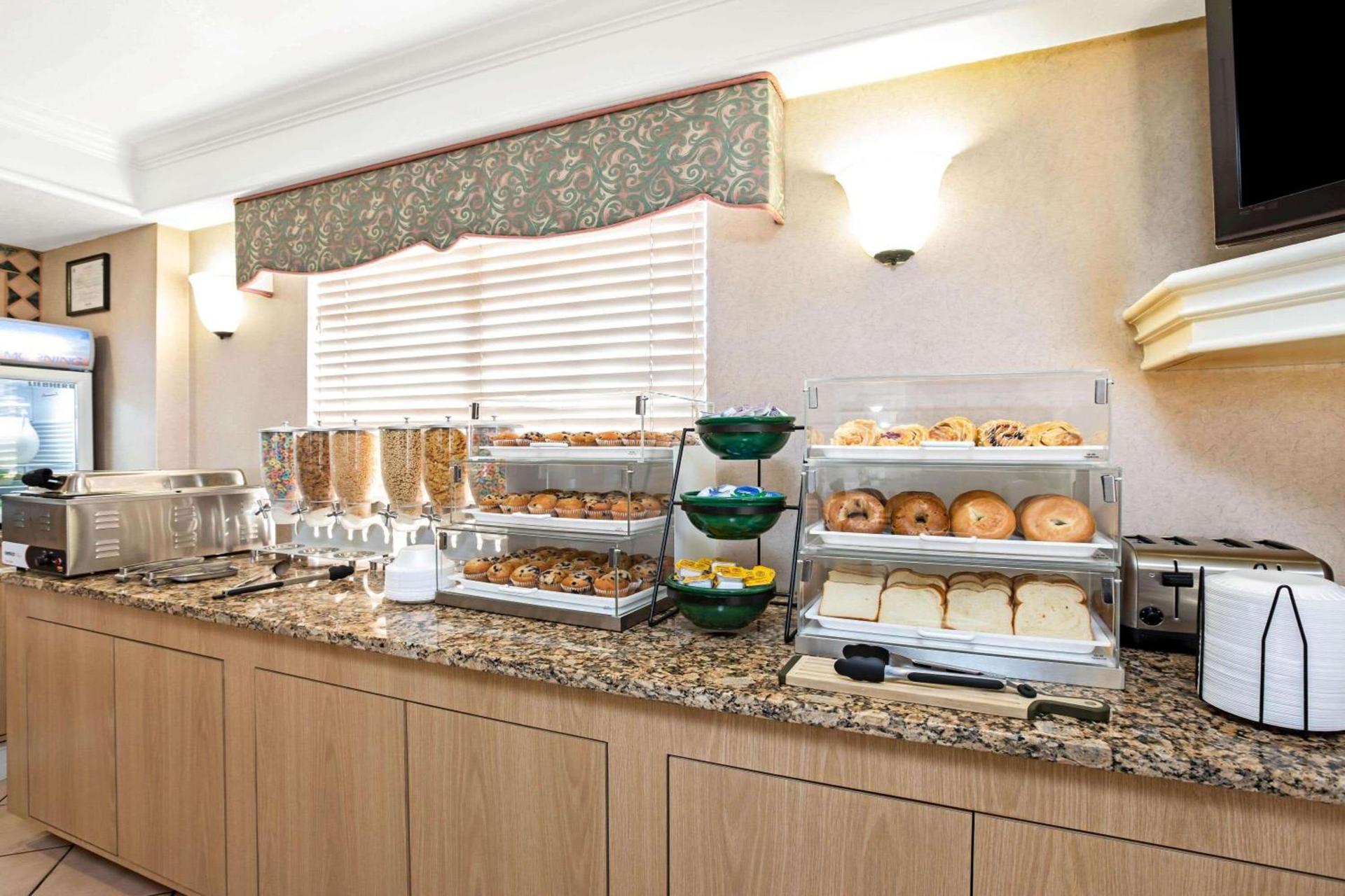 La Quinta Inn by Wyndham El Paso East Lomaland photo 5