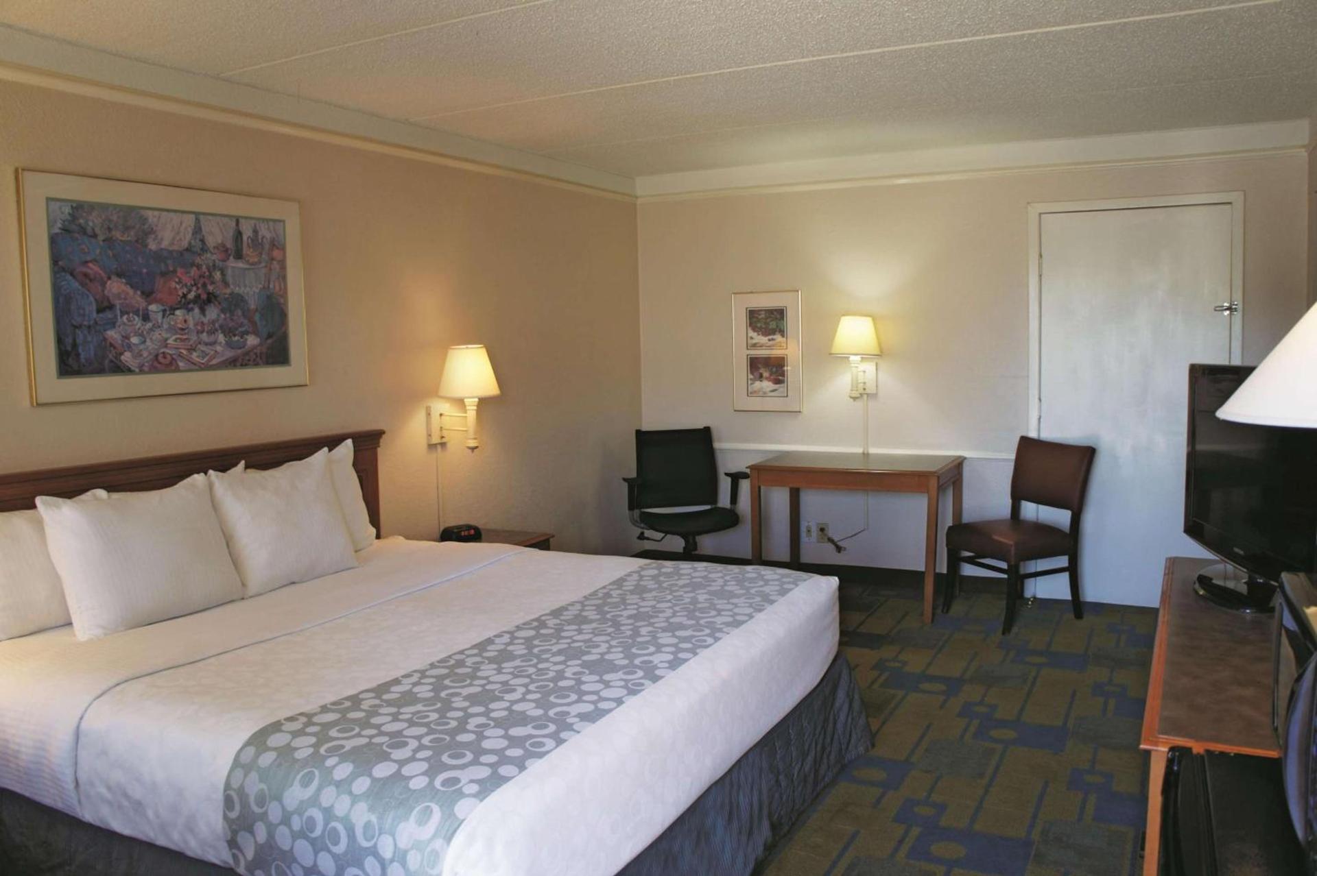 La Quinta Inn by Wyndham Clute Lake Jackson photo 33