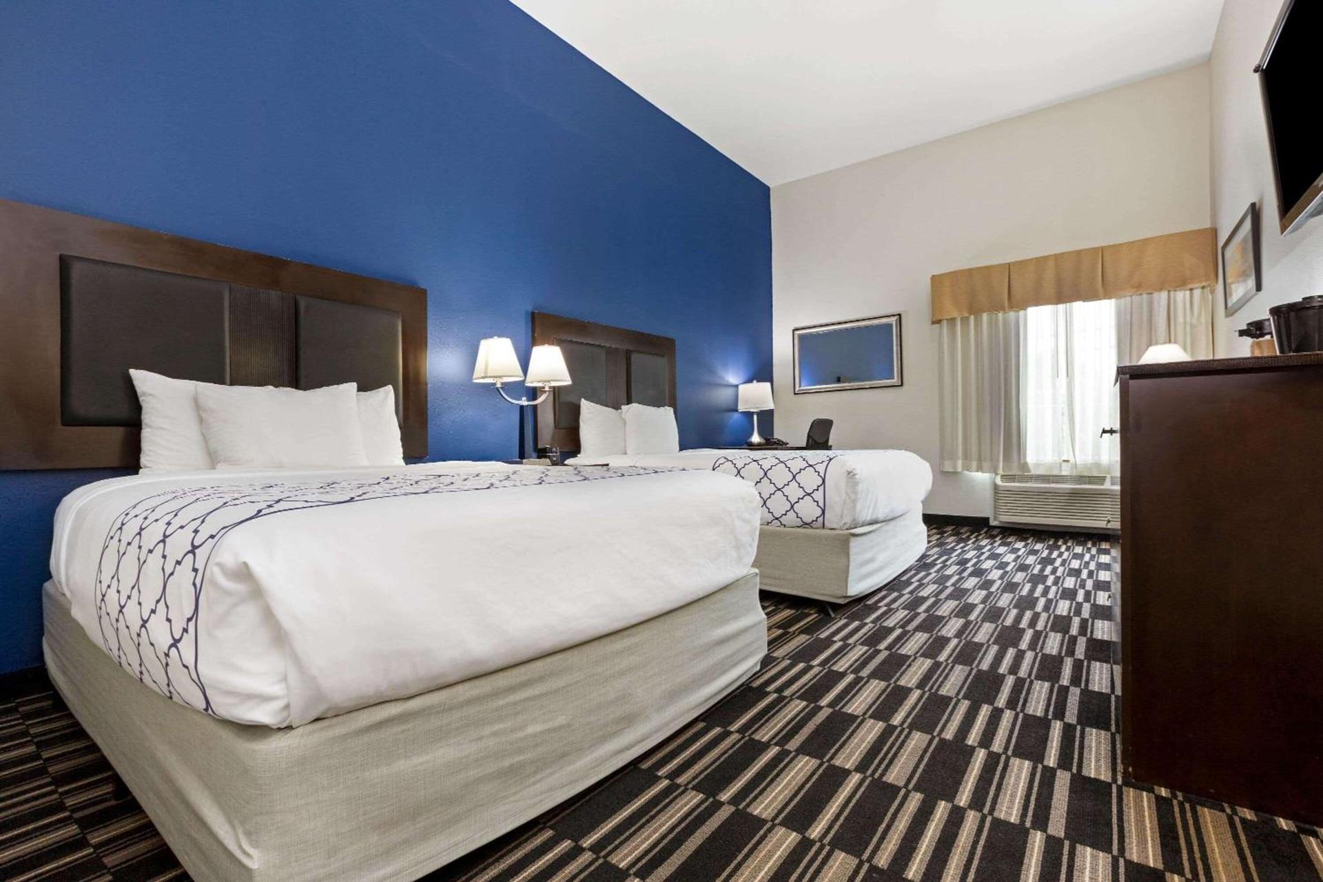 La Quinta by Wyndham Alvin photo 18