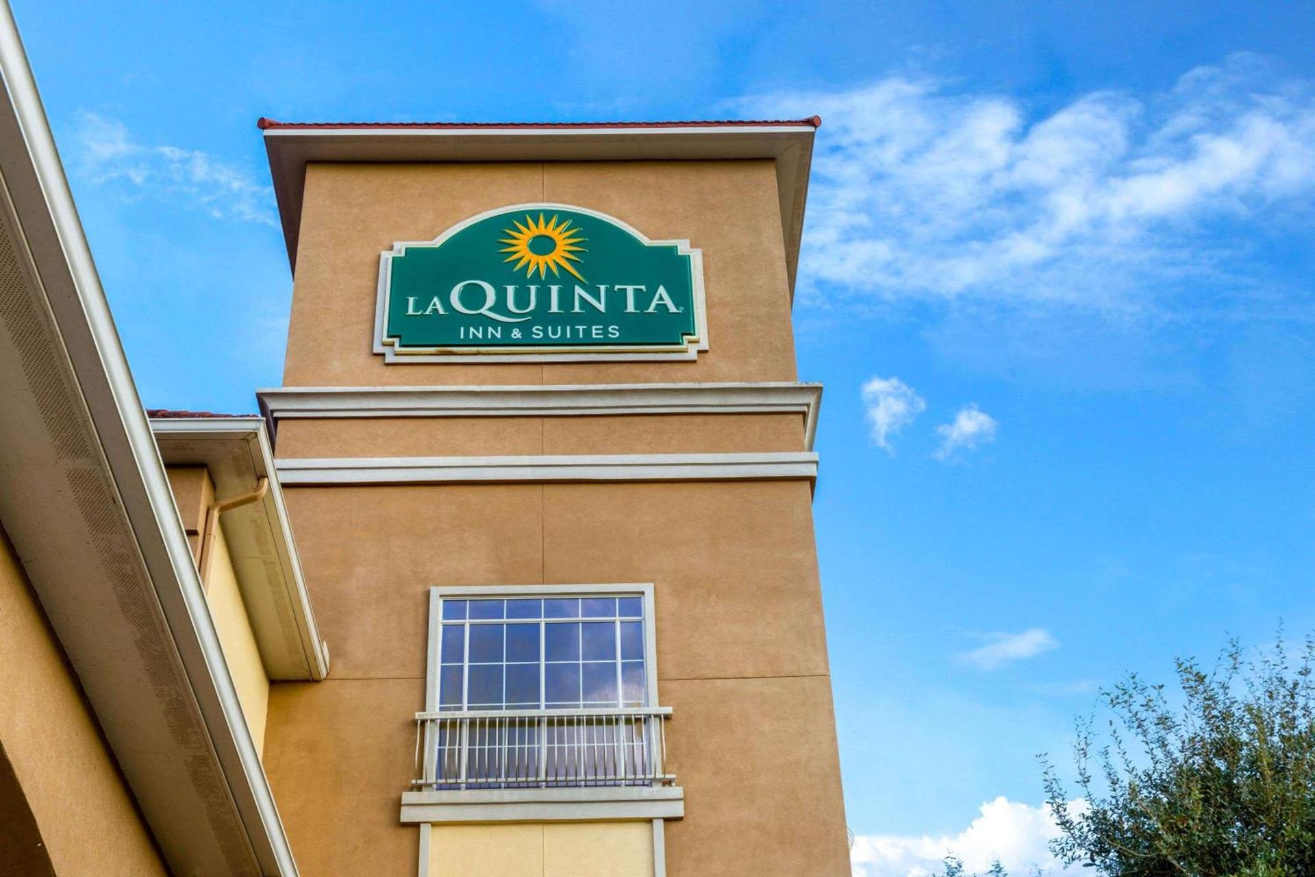 La Quinta by Wyndham Angleton photo 4