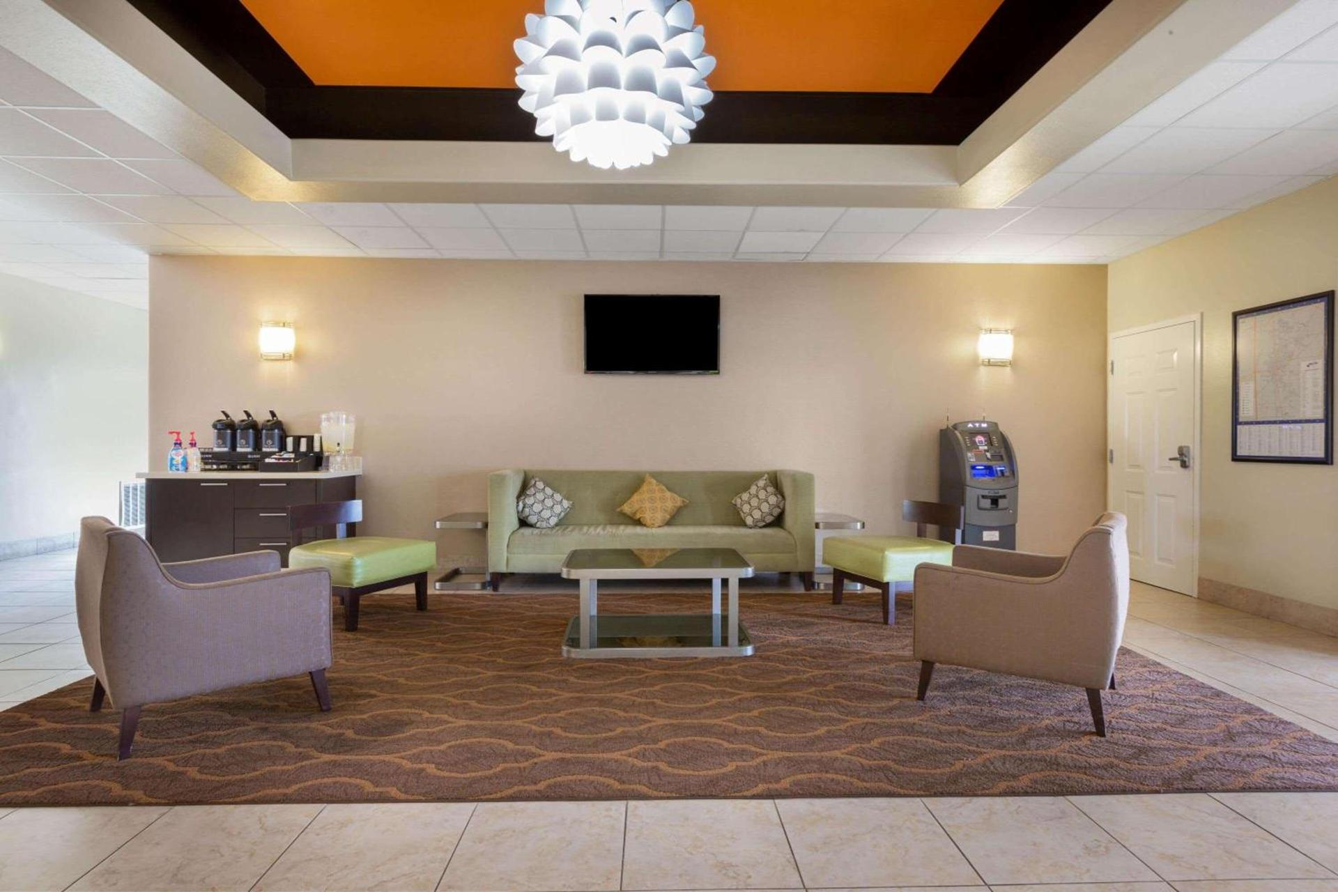 La Quinta by Wyndham Angleton photo 30