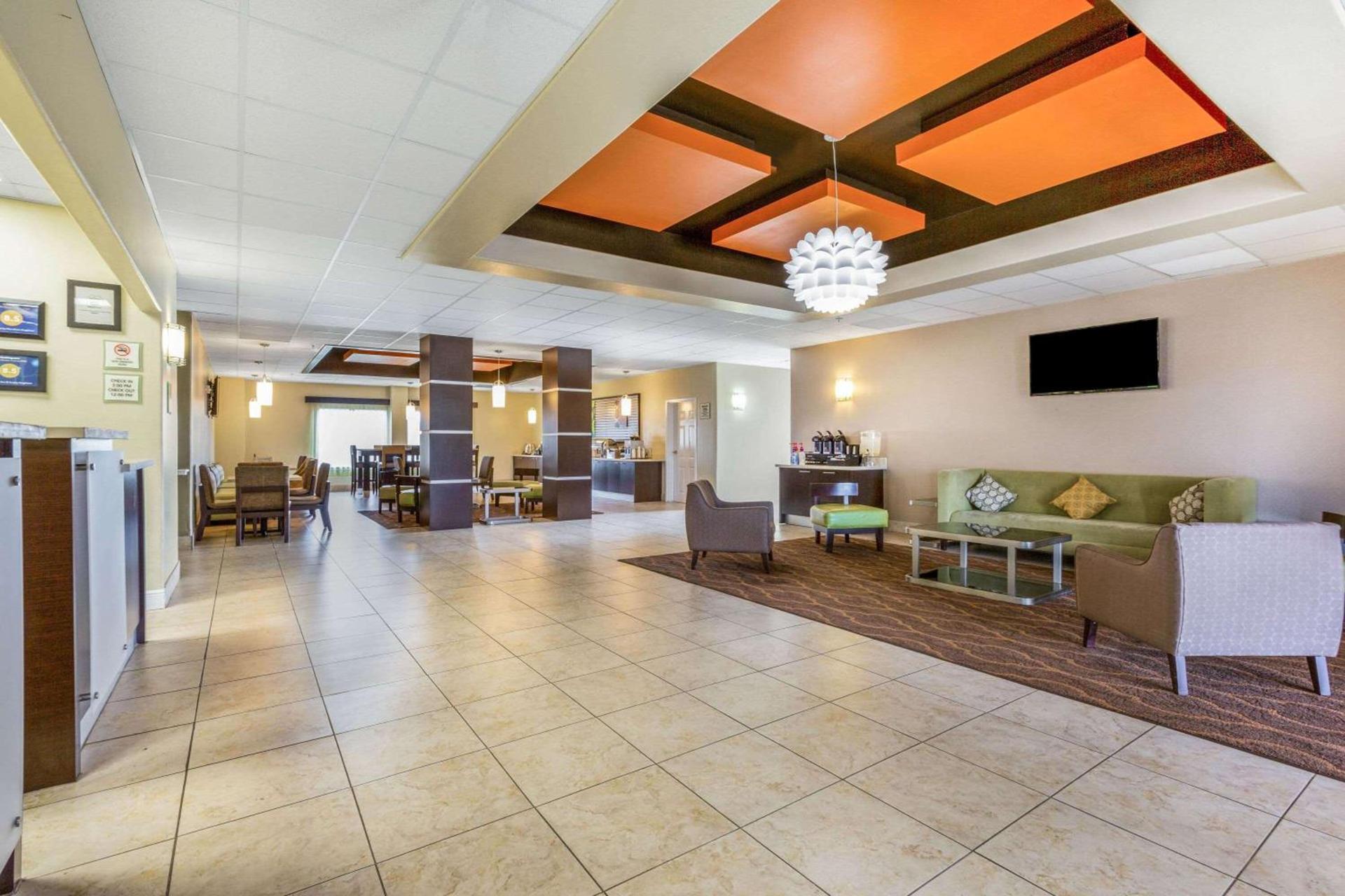 La Quinta by Wyndham Angleton photo 27