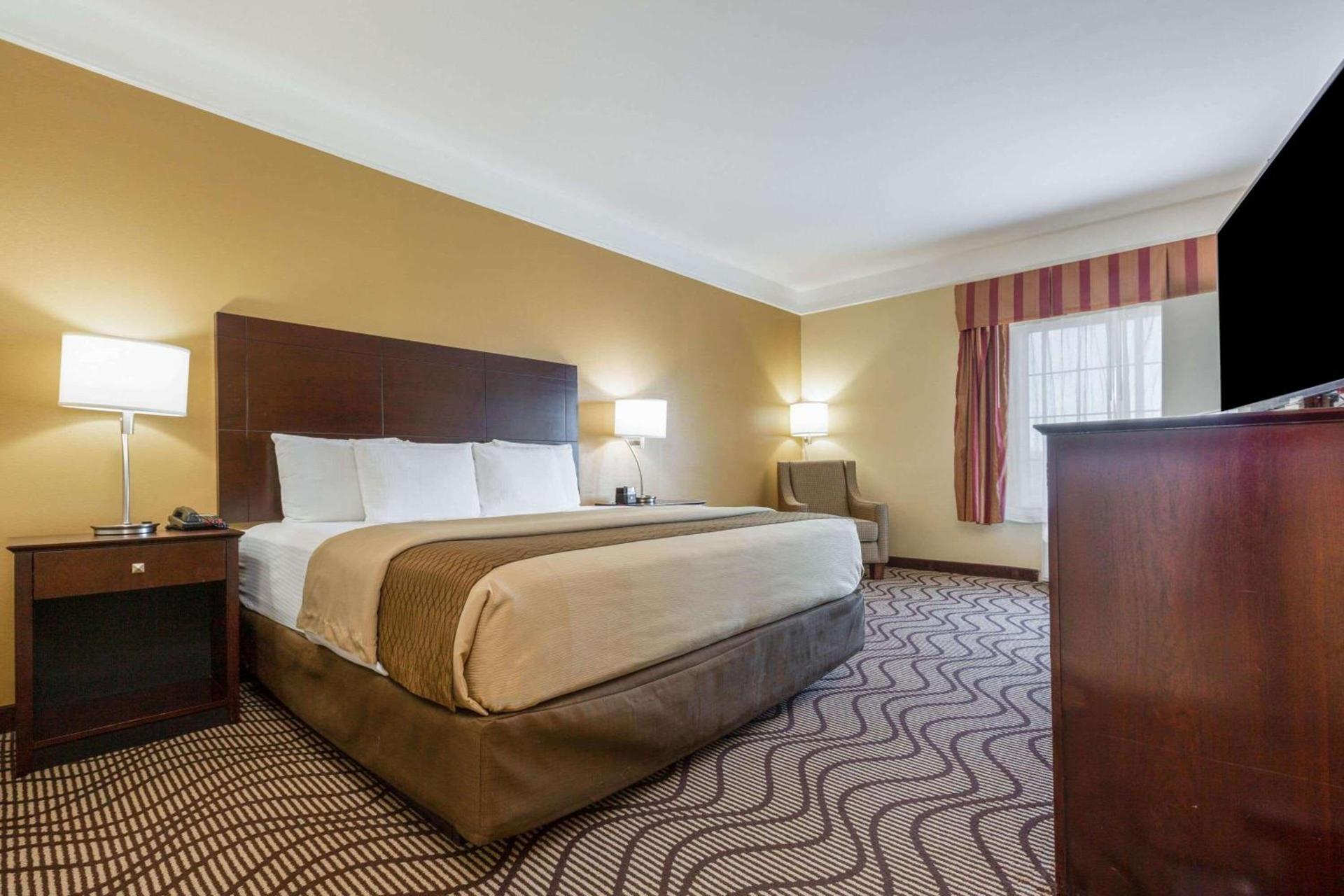 La Quinta by Wyndham Angleton photo 15
