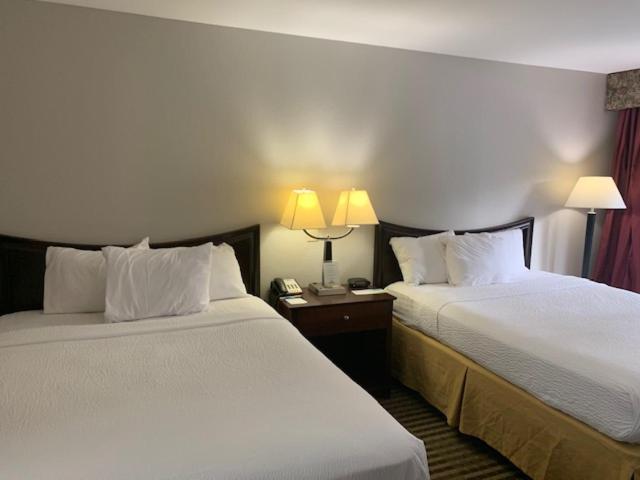 Days Inn by Wyndham Ocean Springs photo 9