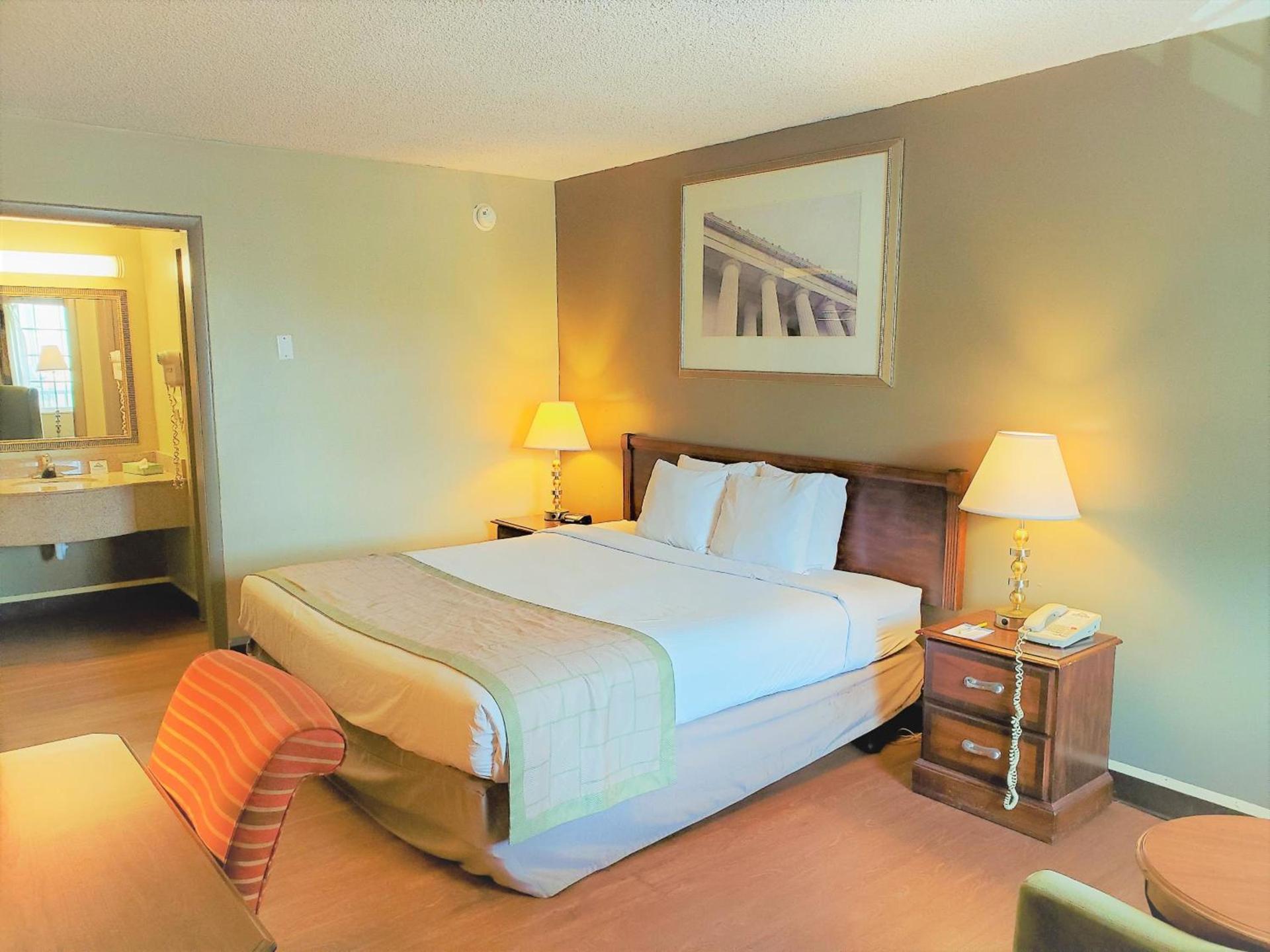Days Inn by Wyndham Towson photo 14