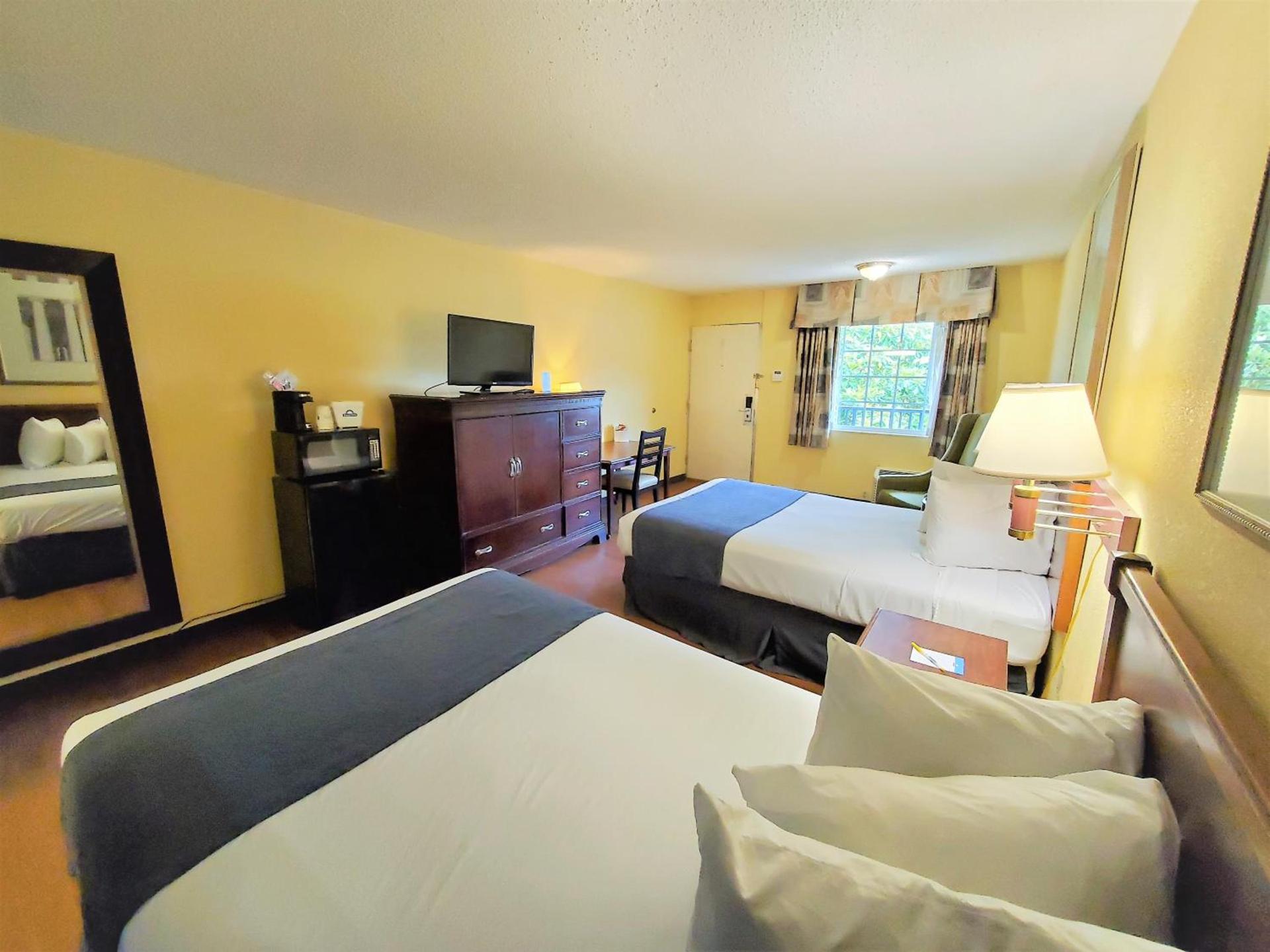 Days Inn by Wyndham Towson photo 15
