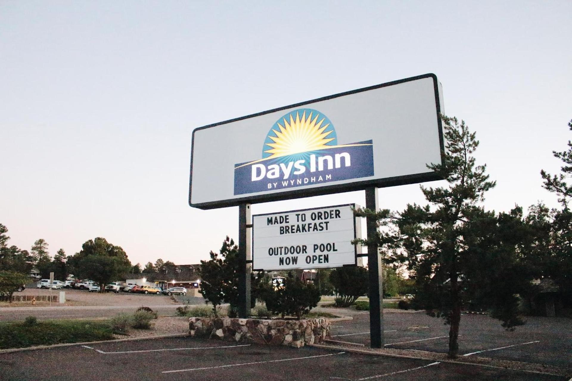 Days Inn by Wyndham Show Low photo 20