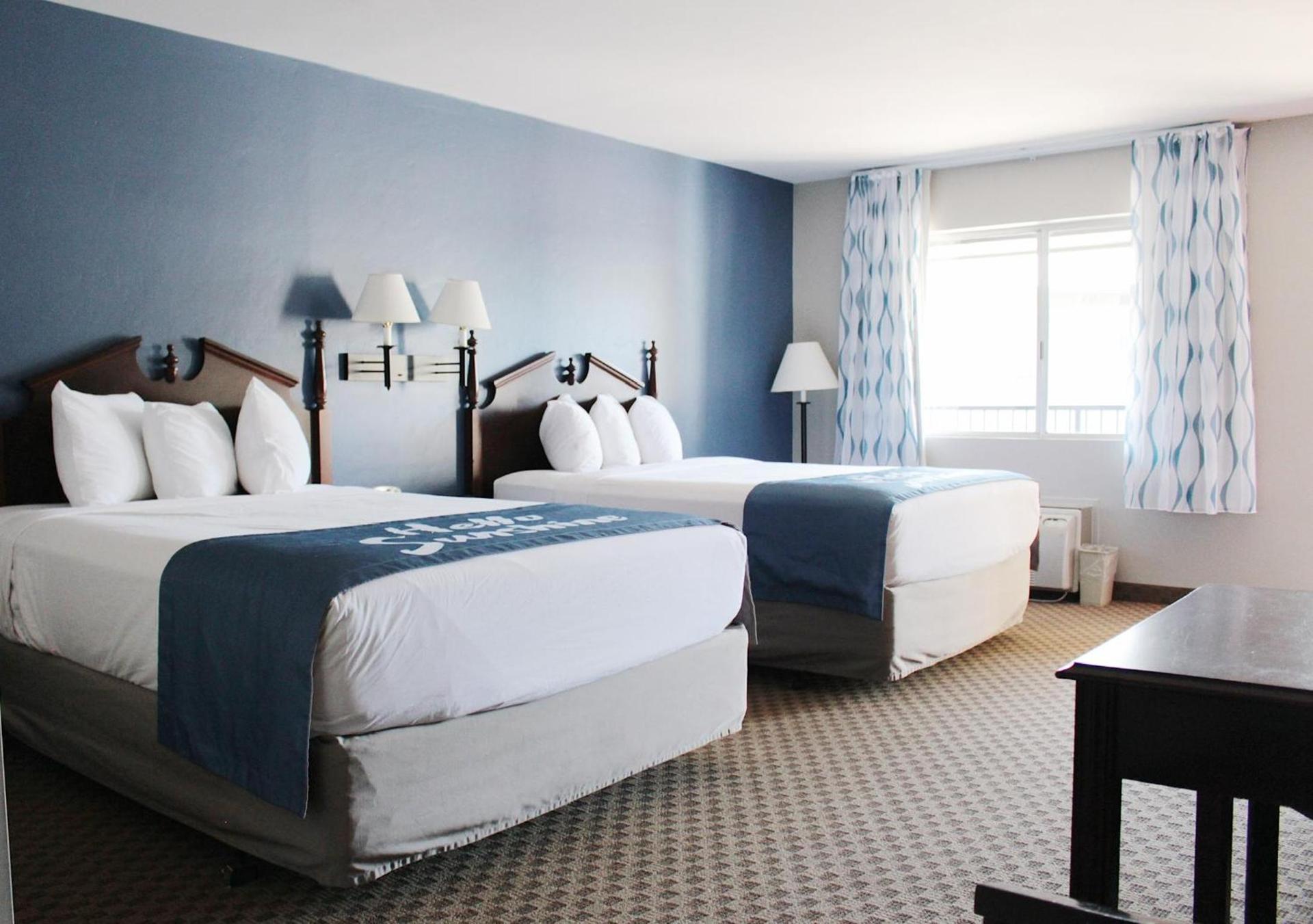 Days Inn by Wyndham Show Low photo 9