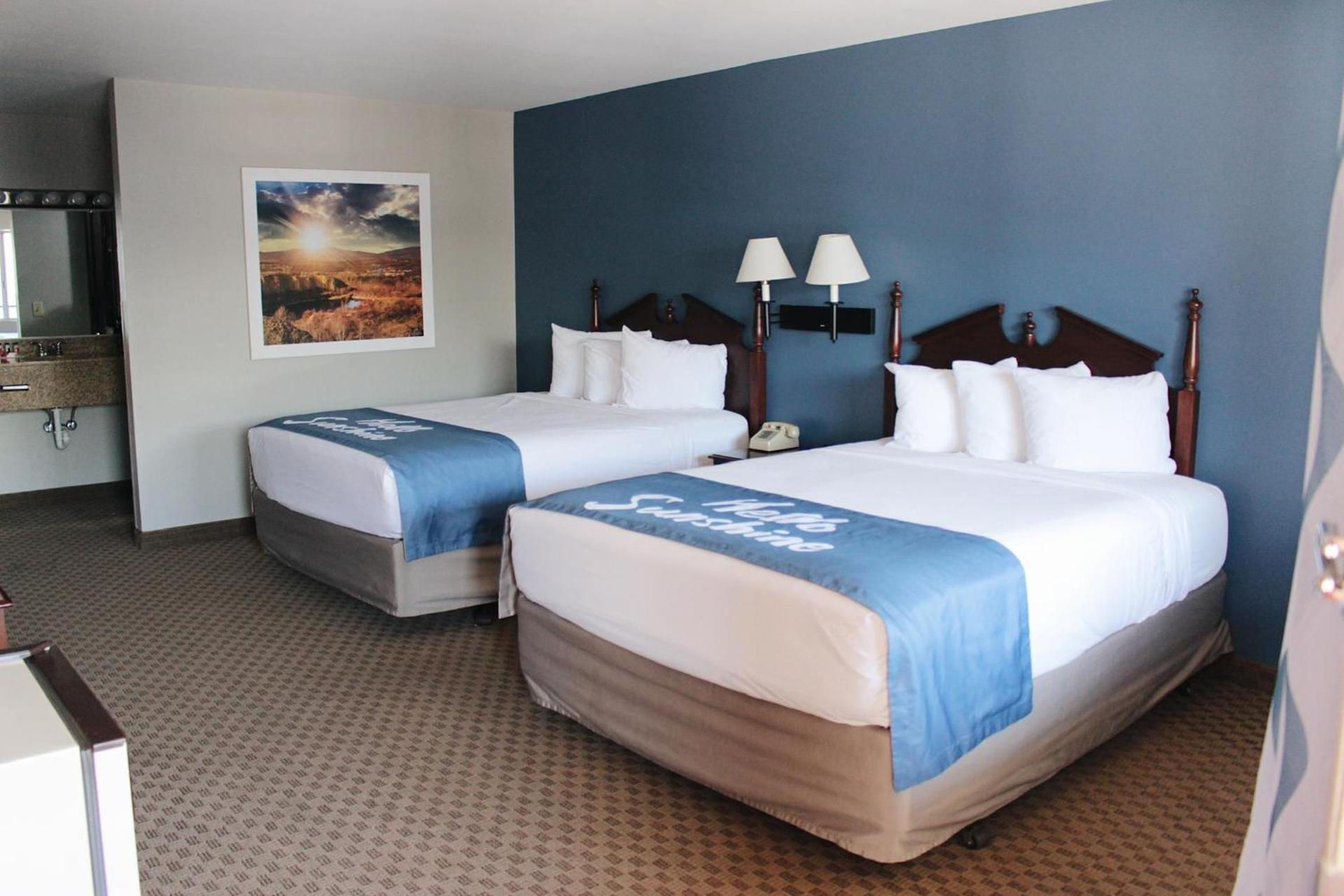 Days Inn by Wyndham Show Low photo 16